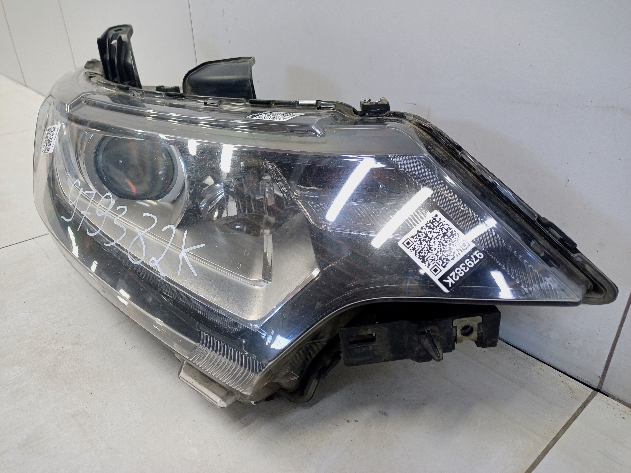 Фара передняя правая Mitsubishi Outlander 3 Restail 2 галоген