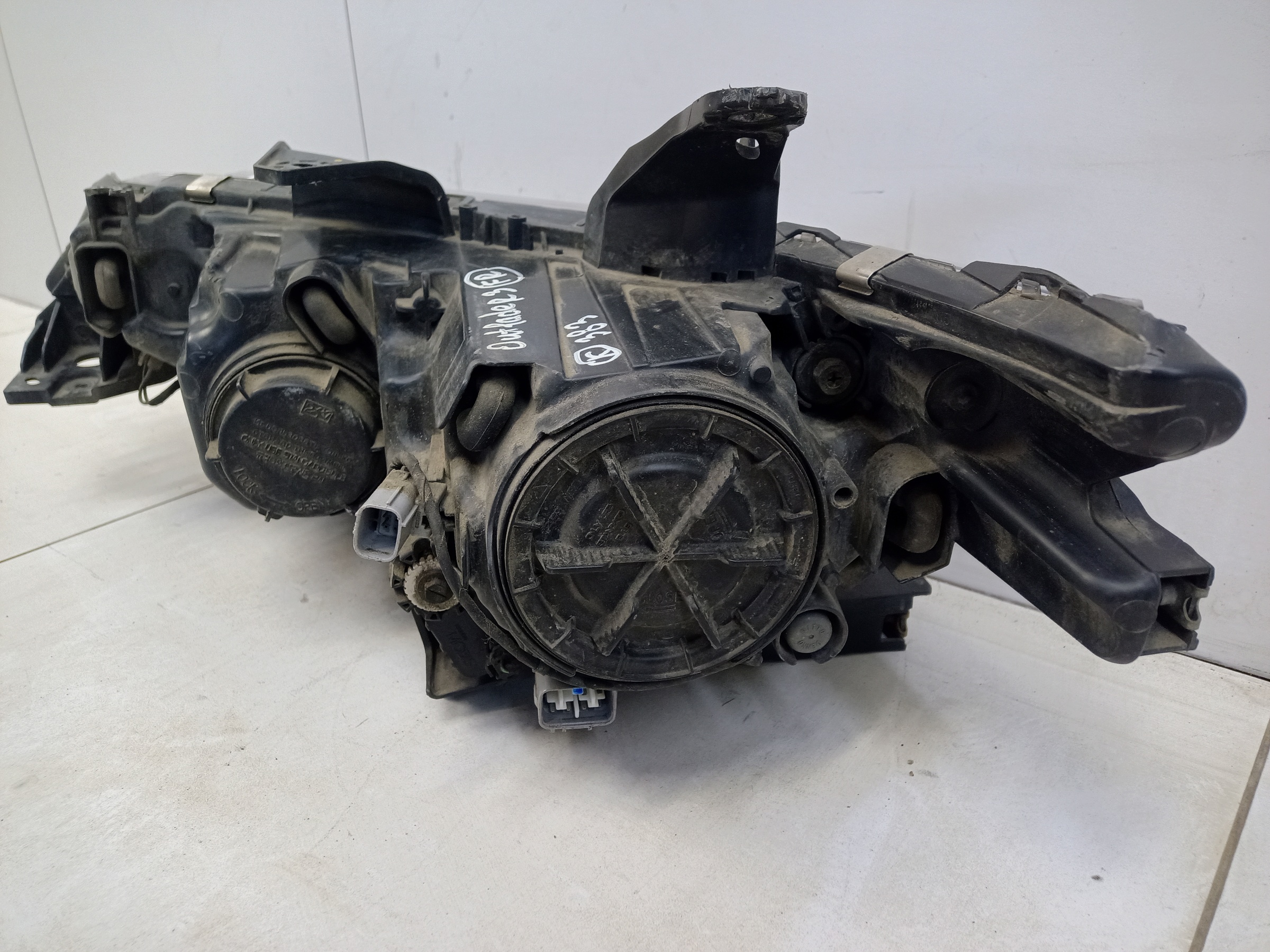 Фара передняя правая Mitsubishi Outlander 3 Restail 2 галоген