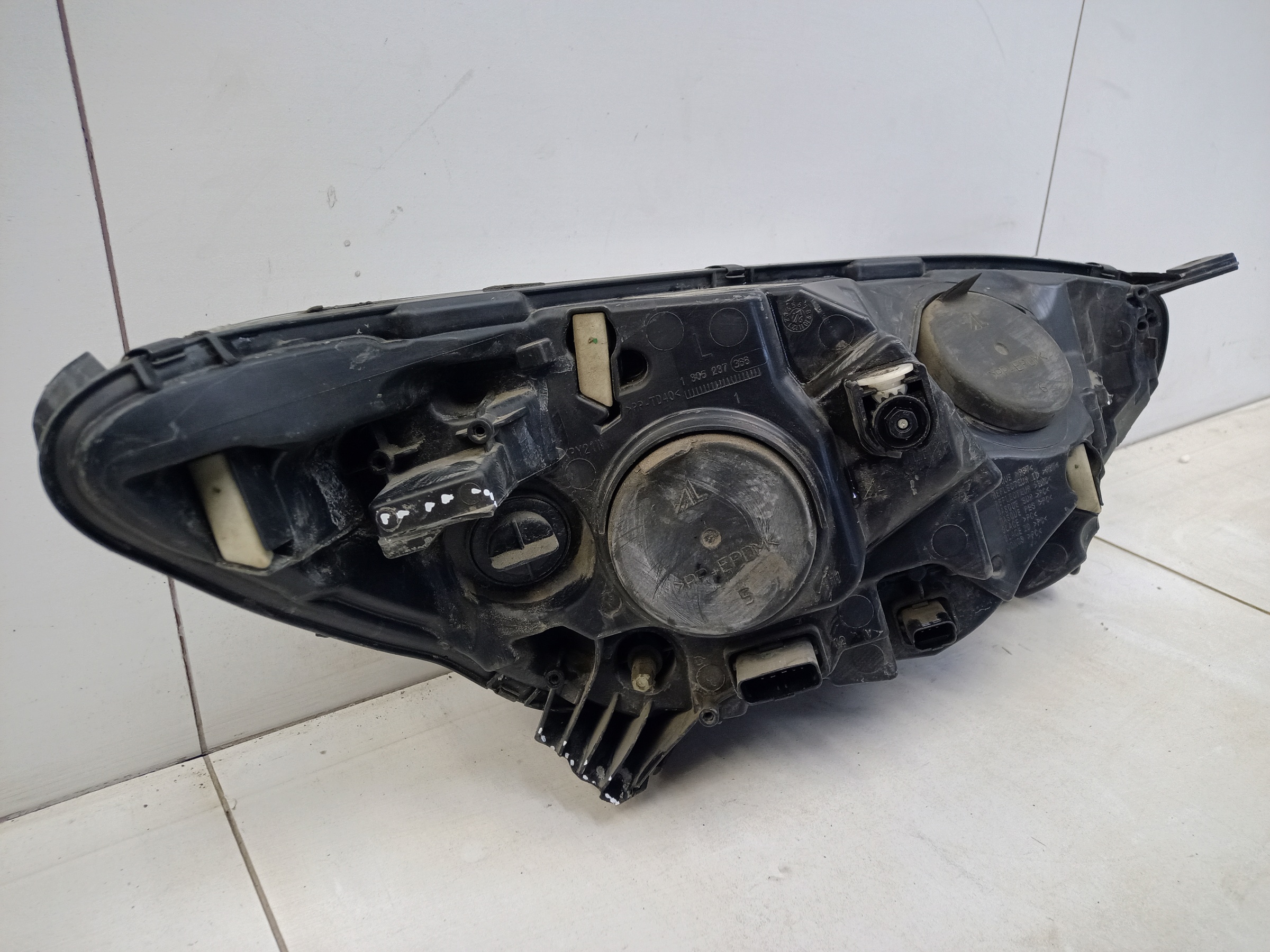 Фара передняя левая Renault Kaptur галоген светлая линза