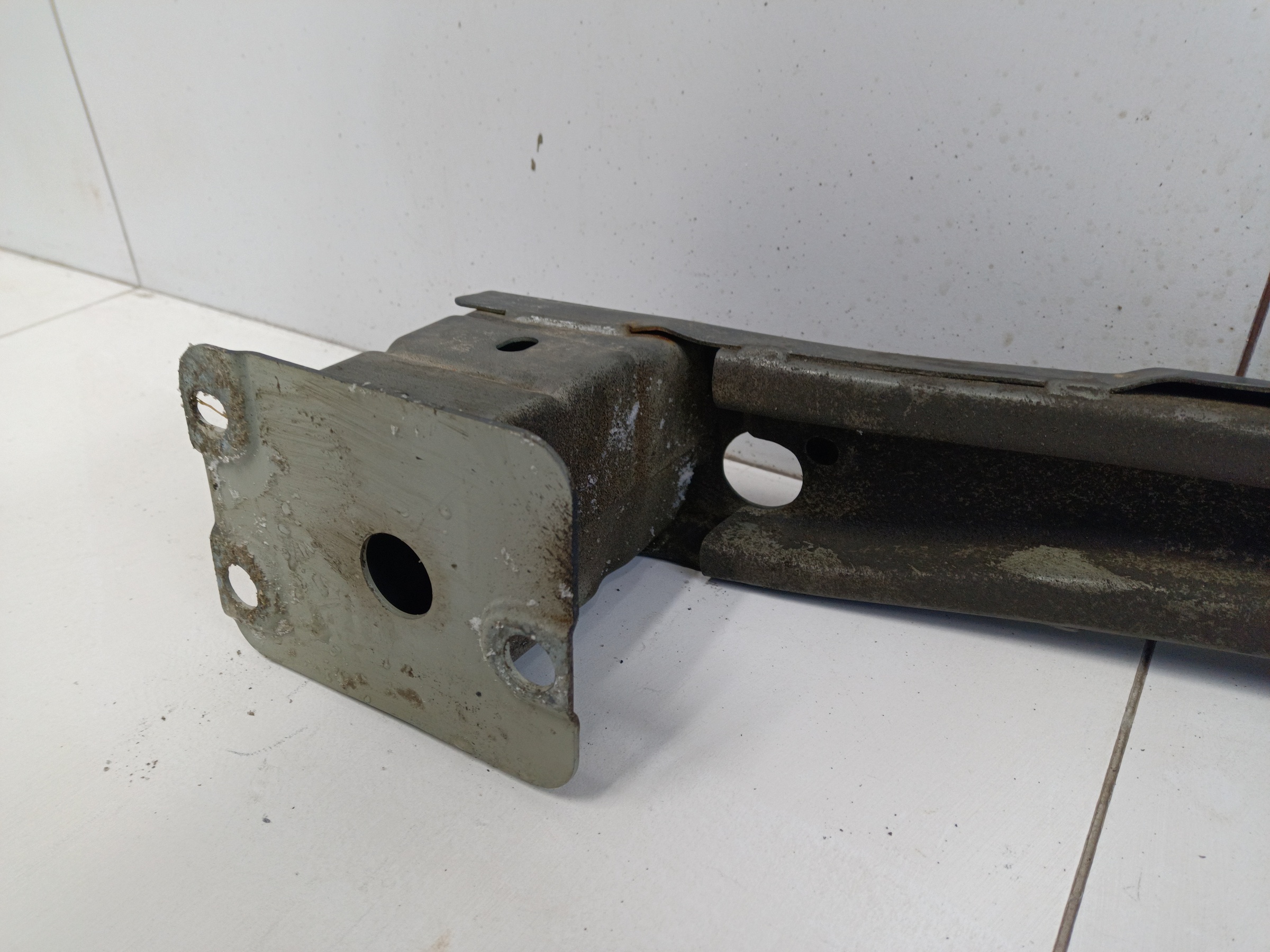 Усилитель заднего бампера Changan UNI-K