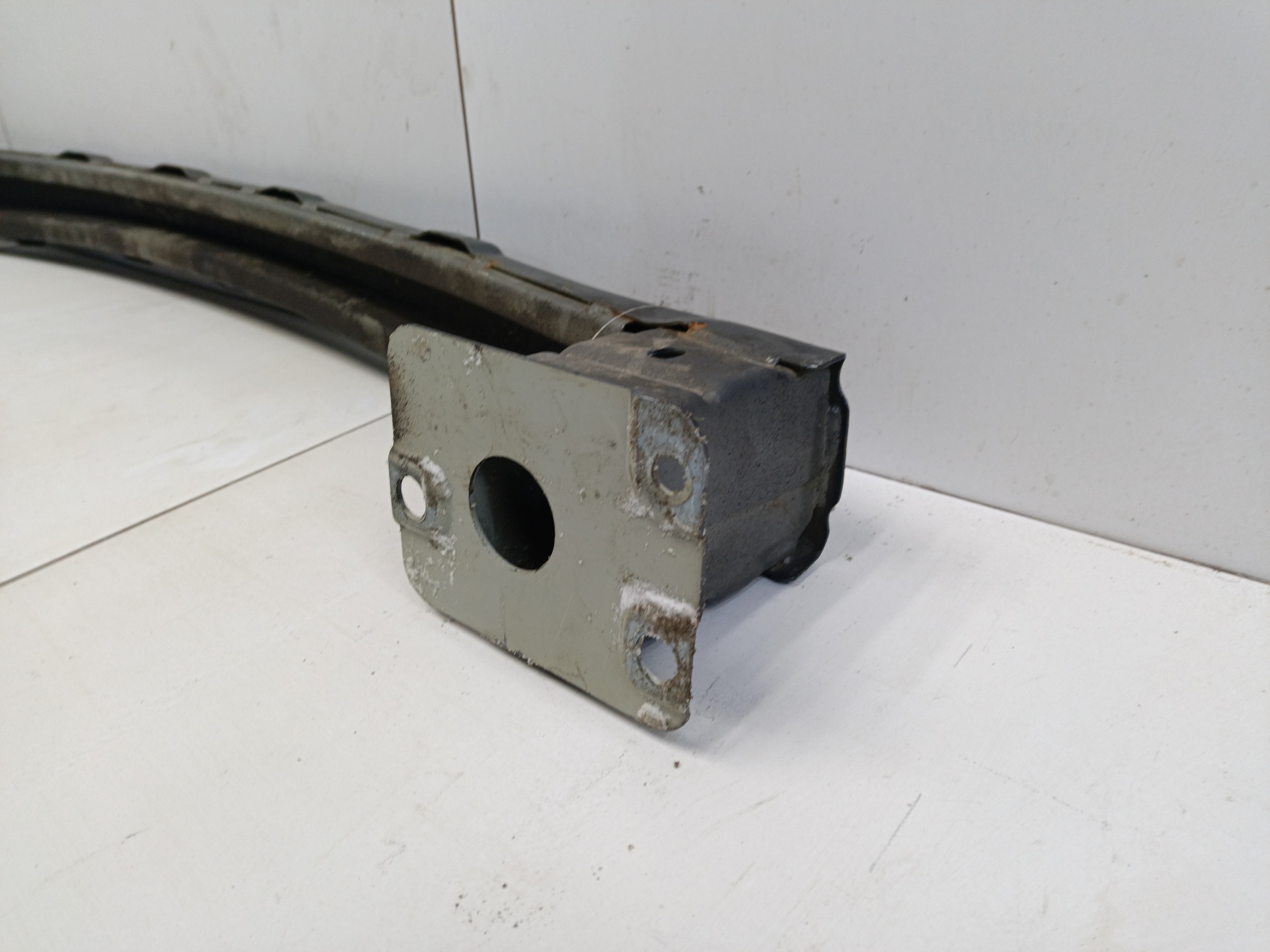 Усилитель заднего бампера Changan UNI-K