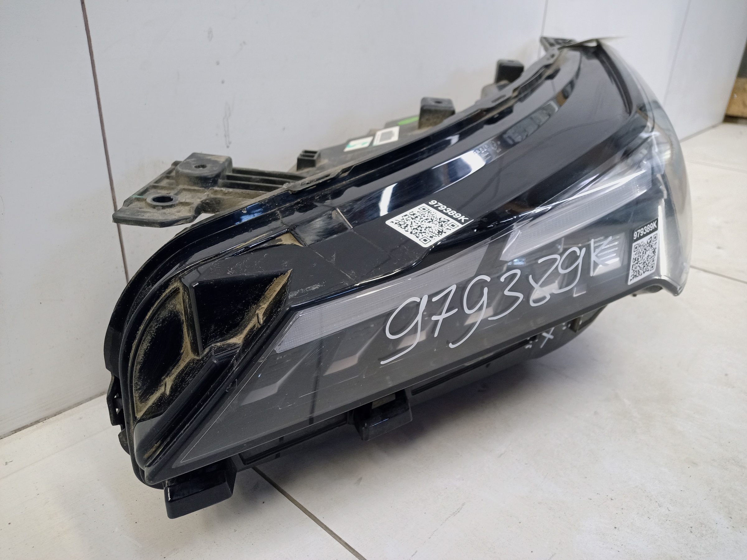 Фара передняя левая Geely Coolray Restail LED