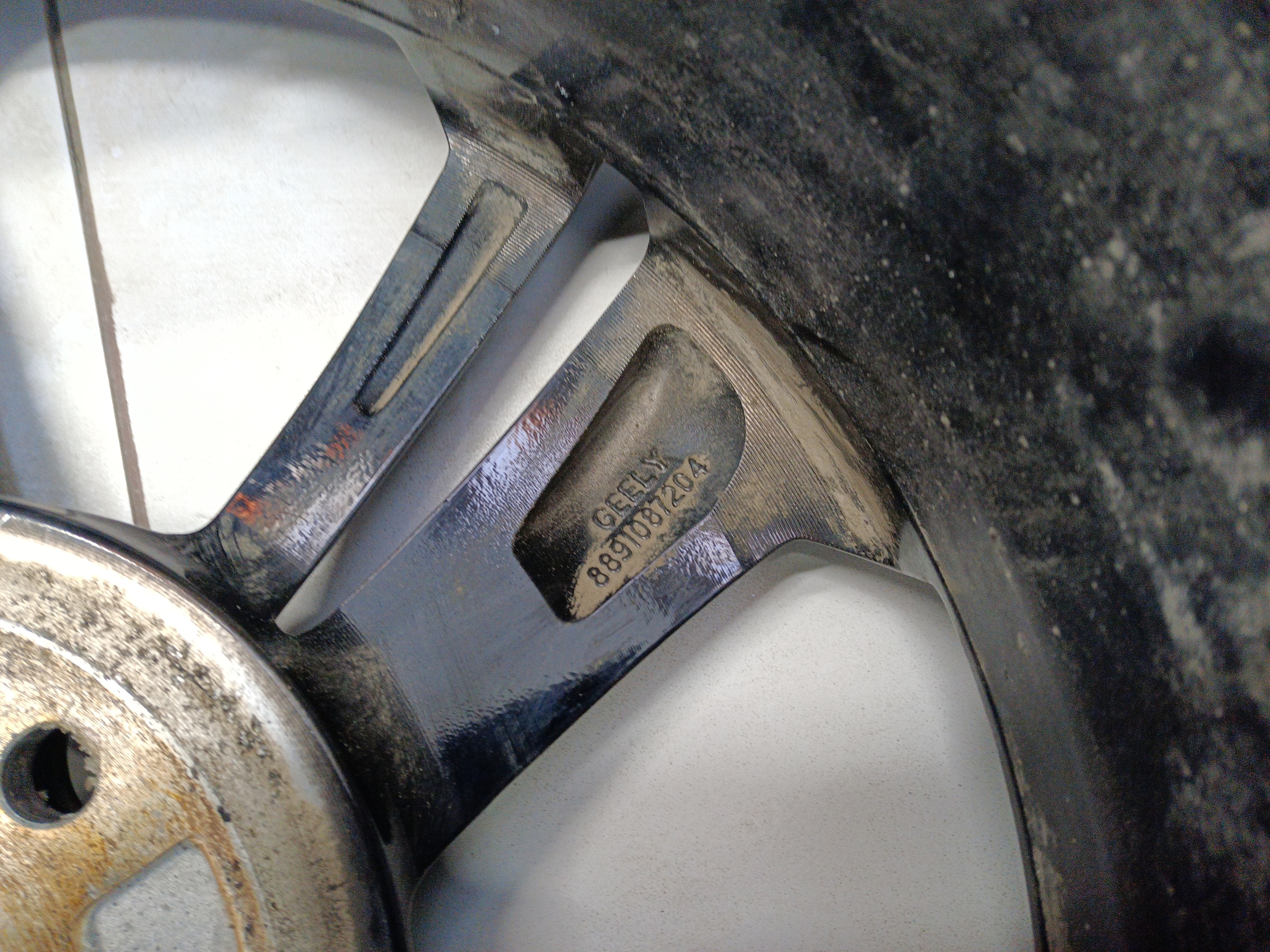 Диск колеса литой Geely Coolray Restail R18