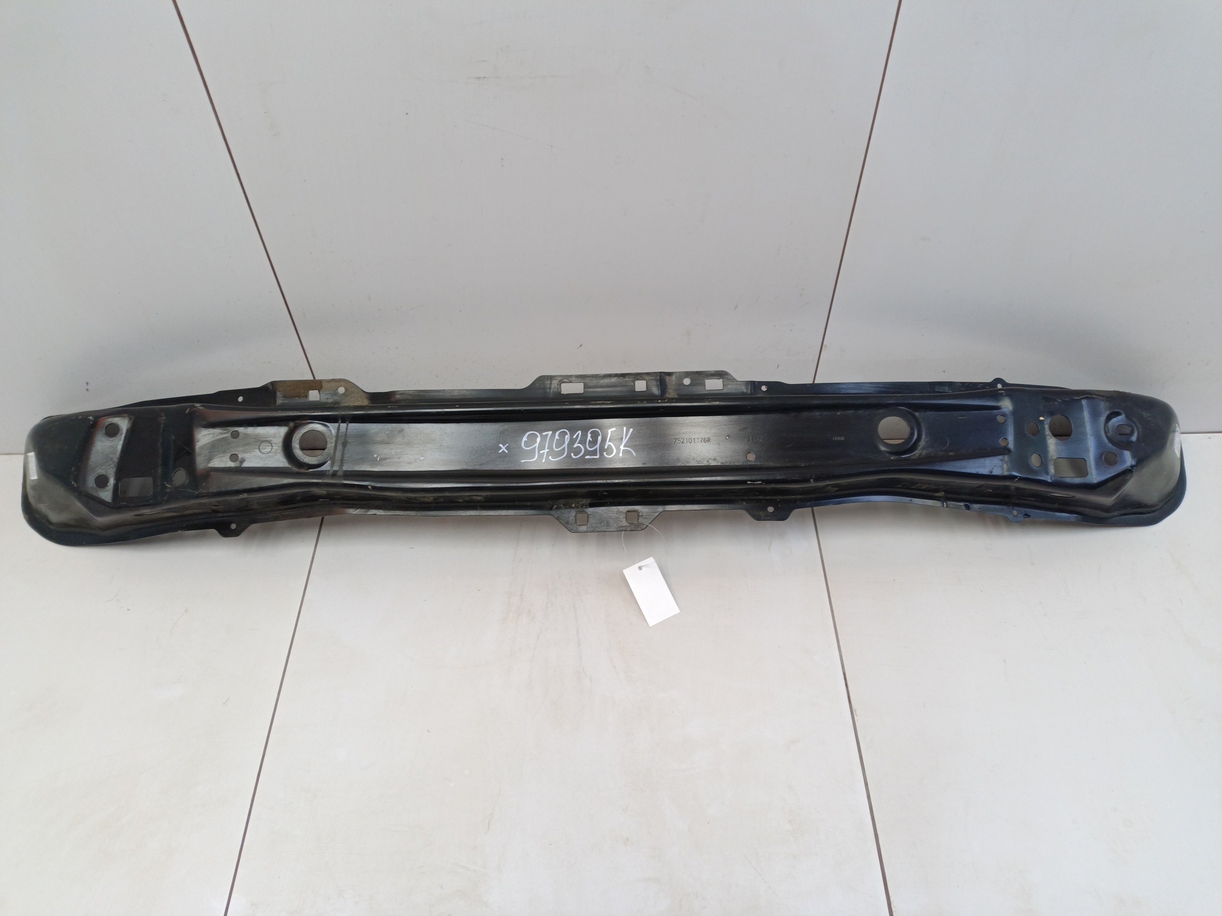 Усилитель переднего бампера Renault Arkana