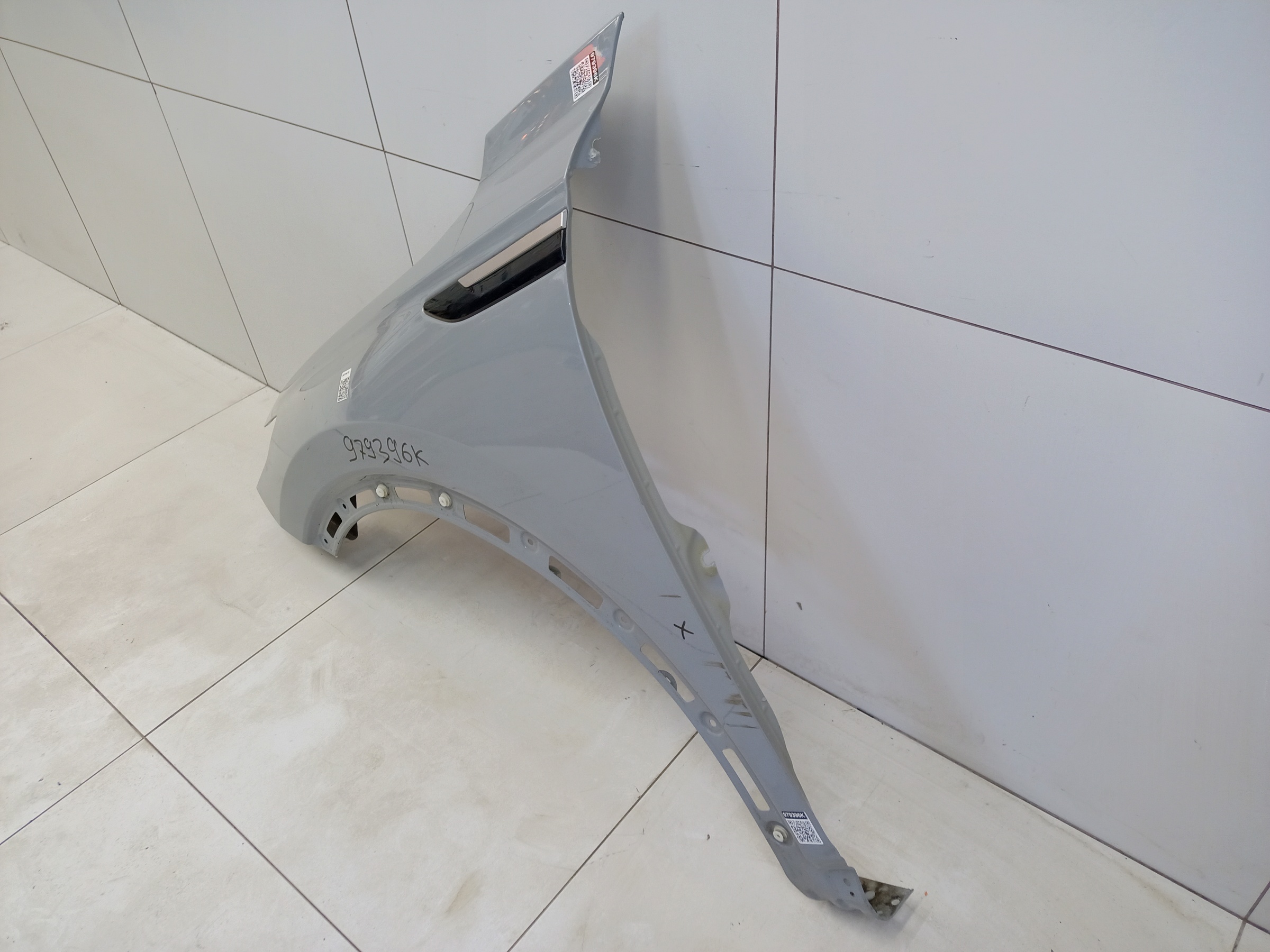 Крыло переднее левое Exeed RX