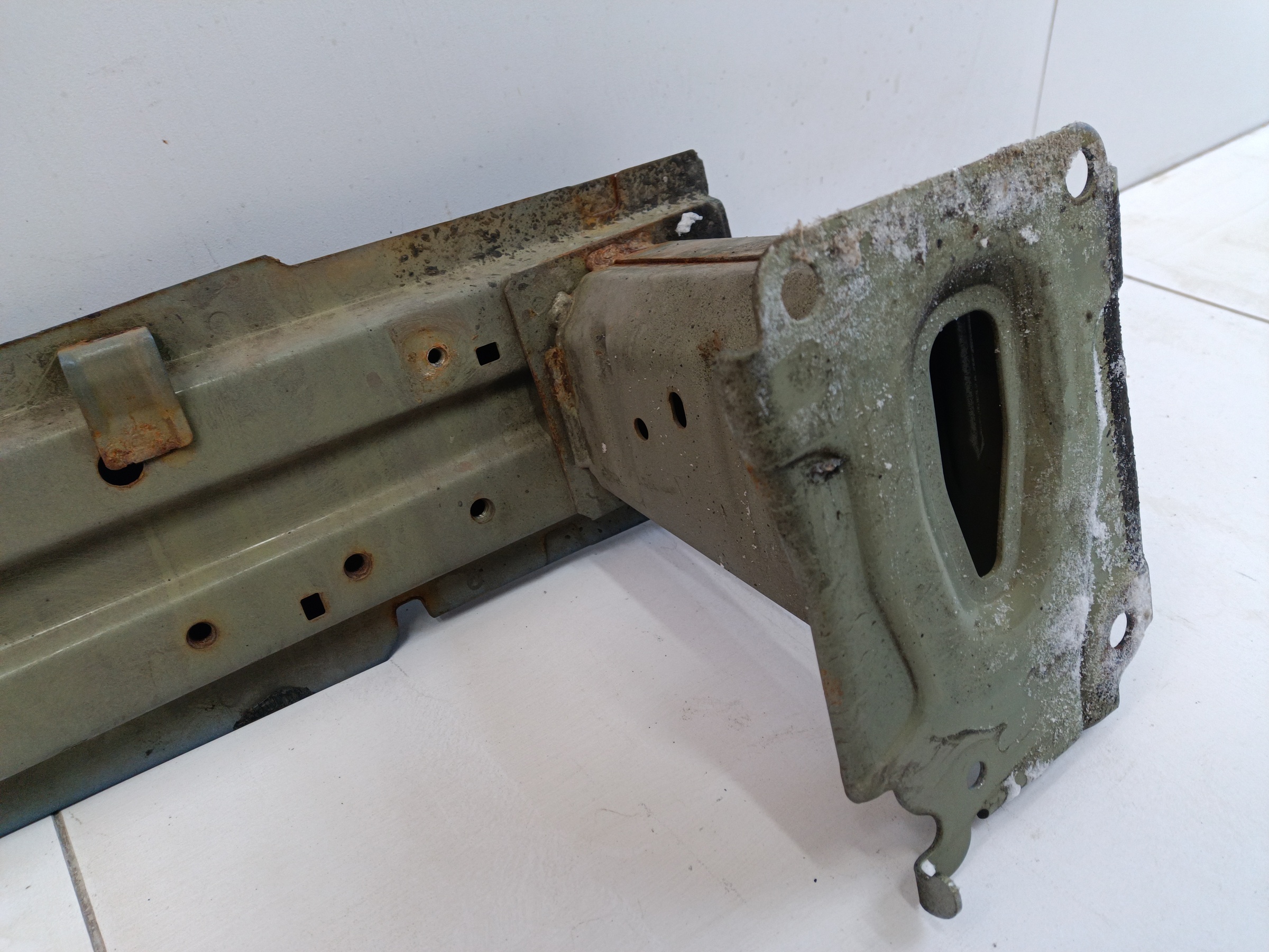 Усилитель переднего бампера Mitsubishi Outlander 3 Restail 3