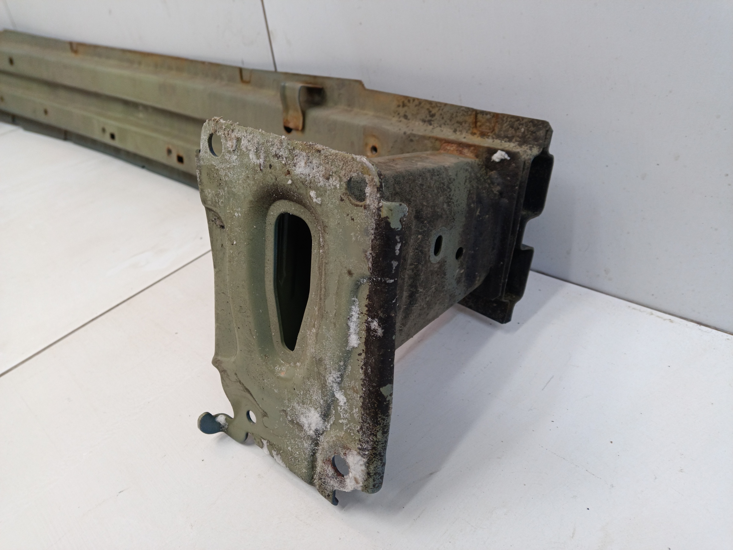 Усилитель переднего бампера Mitsubishi Outlander 3 Restail 3