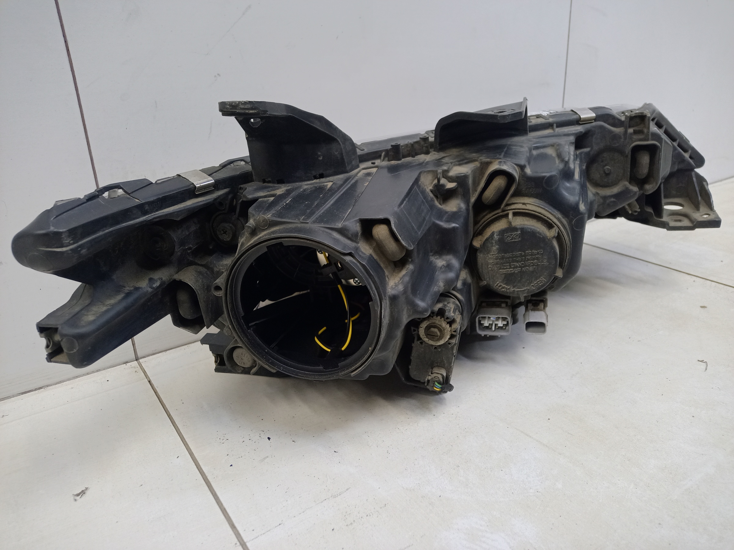 Фара передняя левая Mitsubishi Outlander 3 Restail 2 галоген