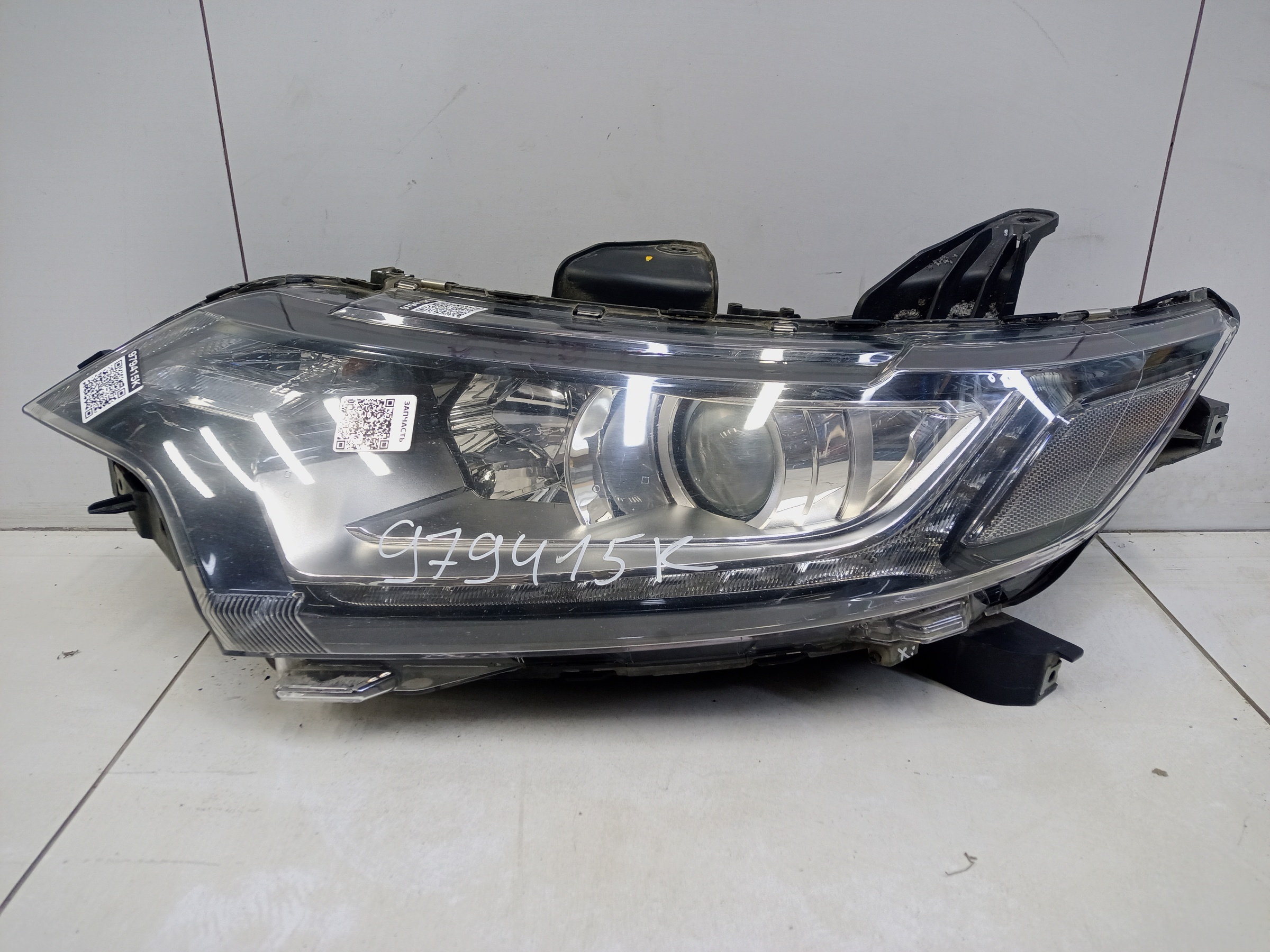 Фара передняя левая Mitsubishi Outlander 3 Restail 2 галоген