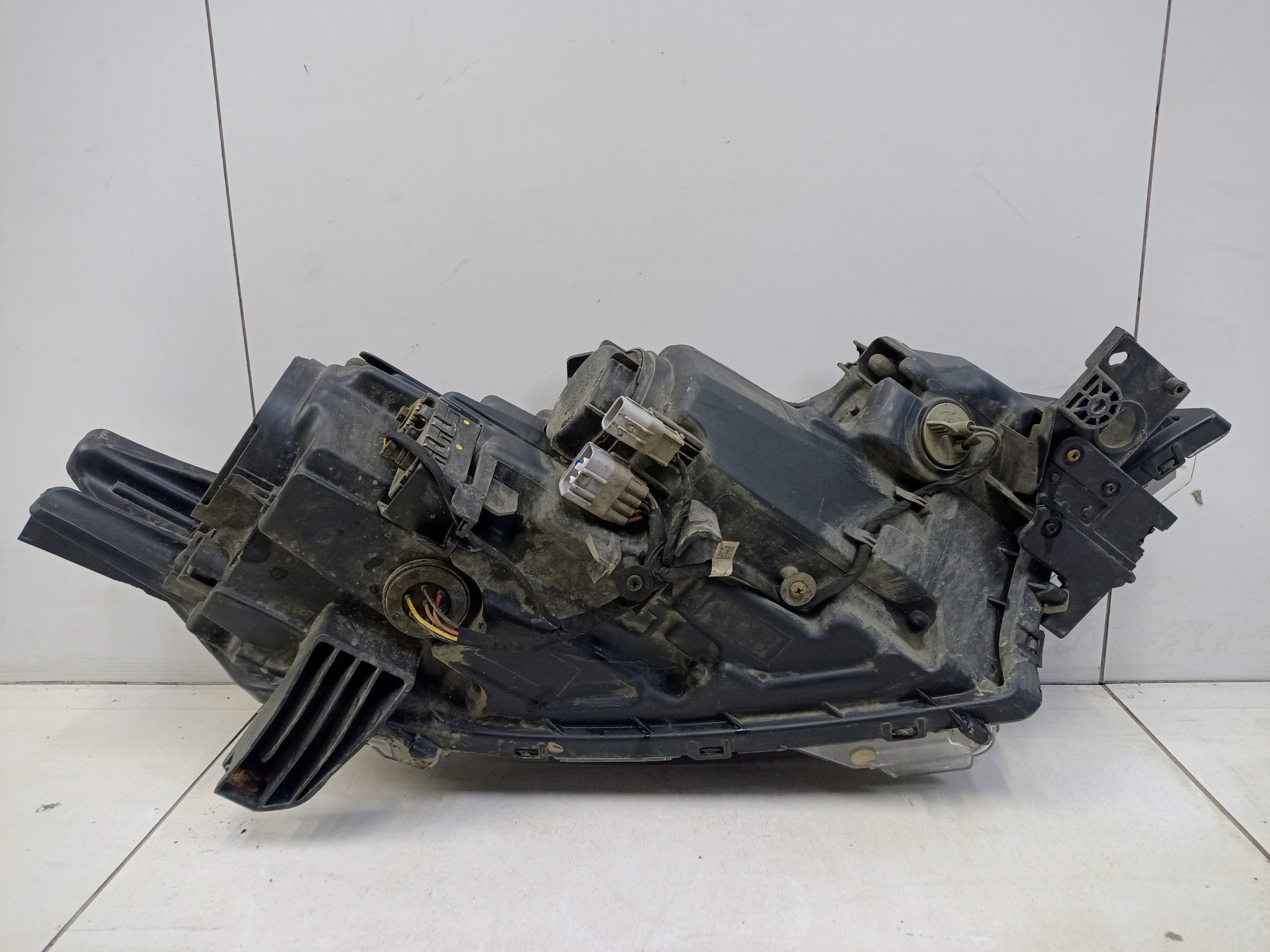 Фара передняя левая Mitsubishi Outlander 3 Restail 2 галоген