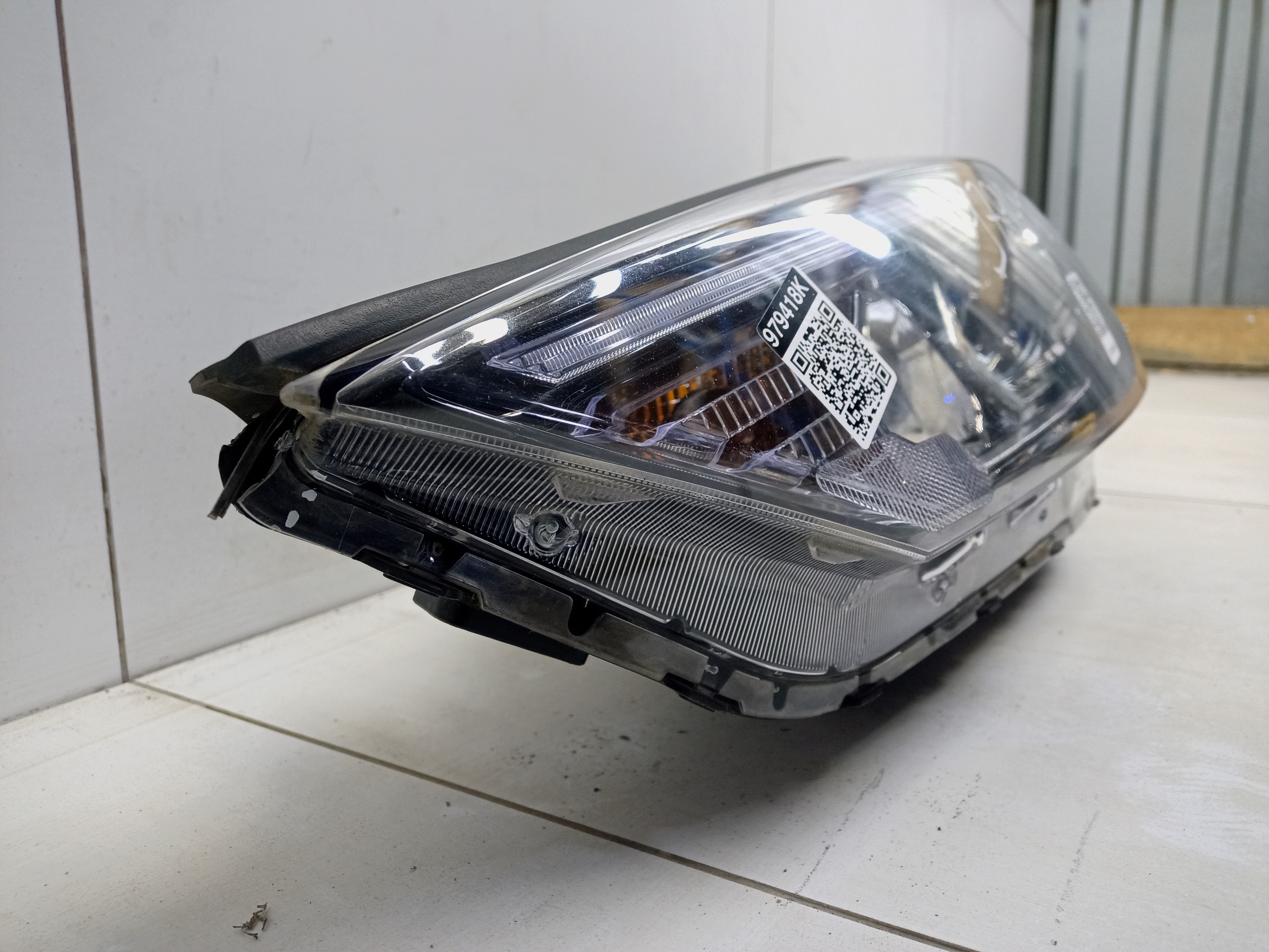 Фара передняя левая Hyundai Tucson 3 Restail галоген с ДХО