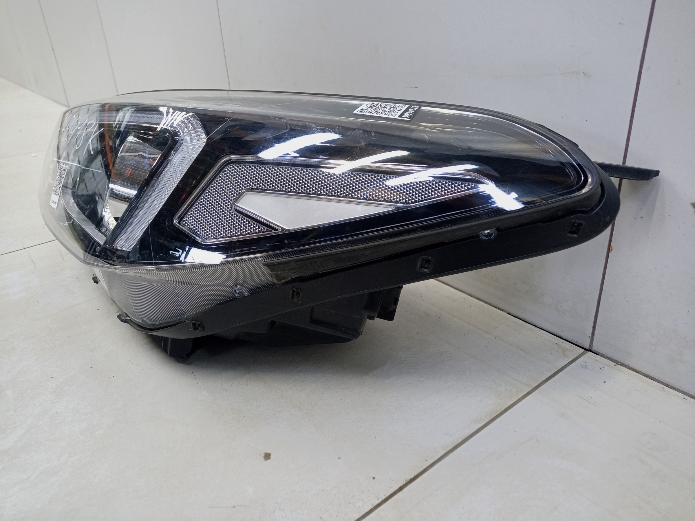 Фара передняя левая Hyundai Tucson 3 Restail галоген с ДХО