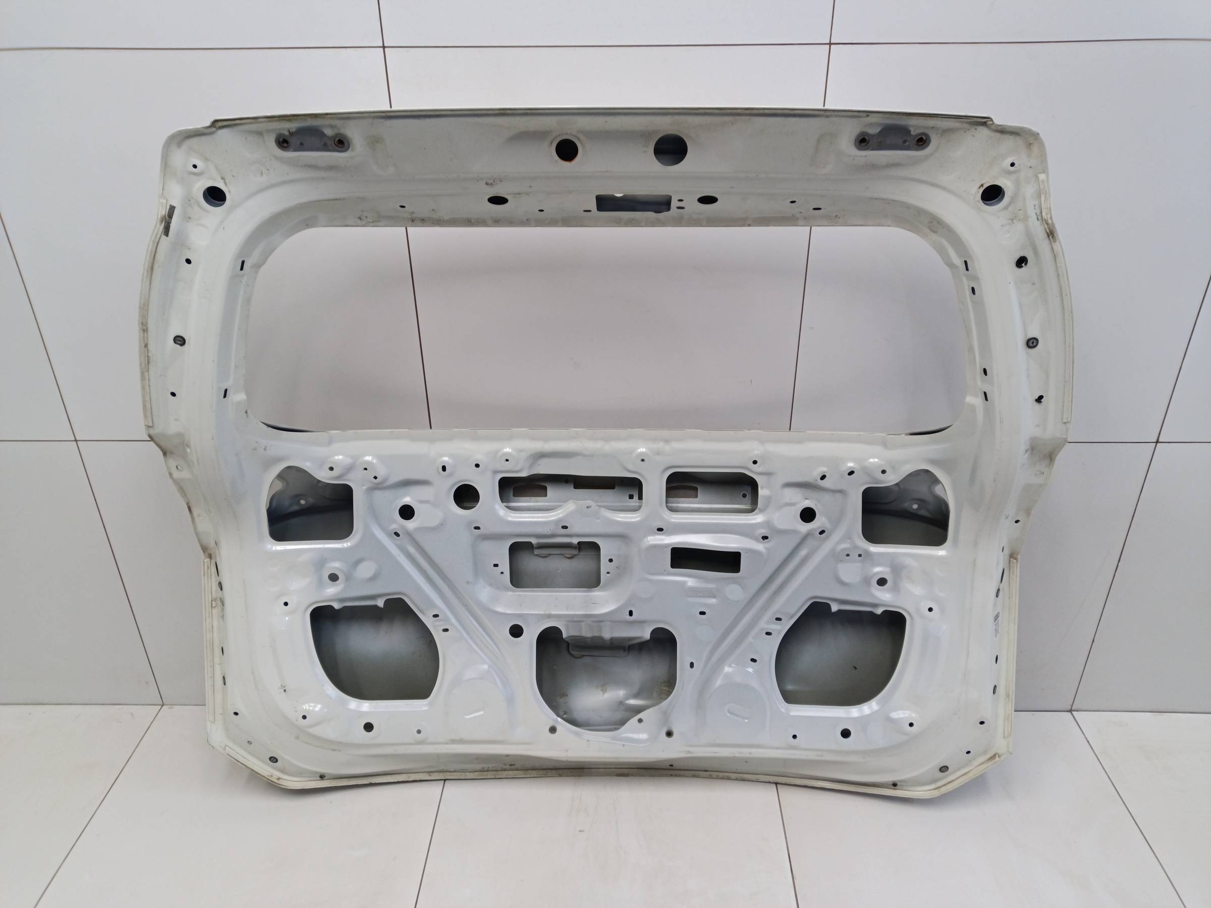 Крышка багажника Toyota RAV4 CA40 Restail