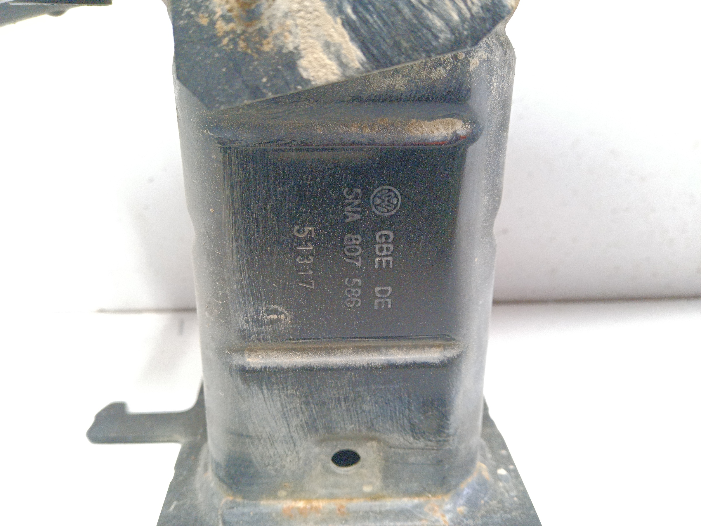 Усилитель заднего бампера Volkswagen Tiguan 2