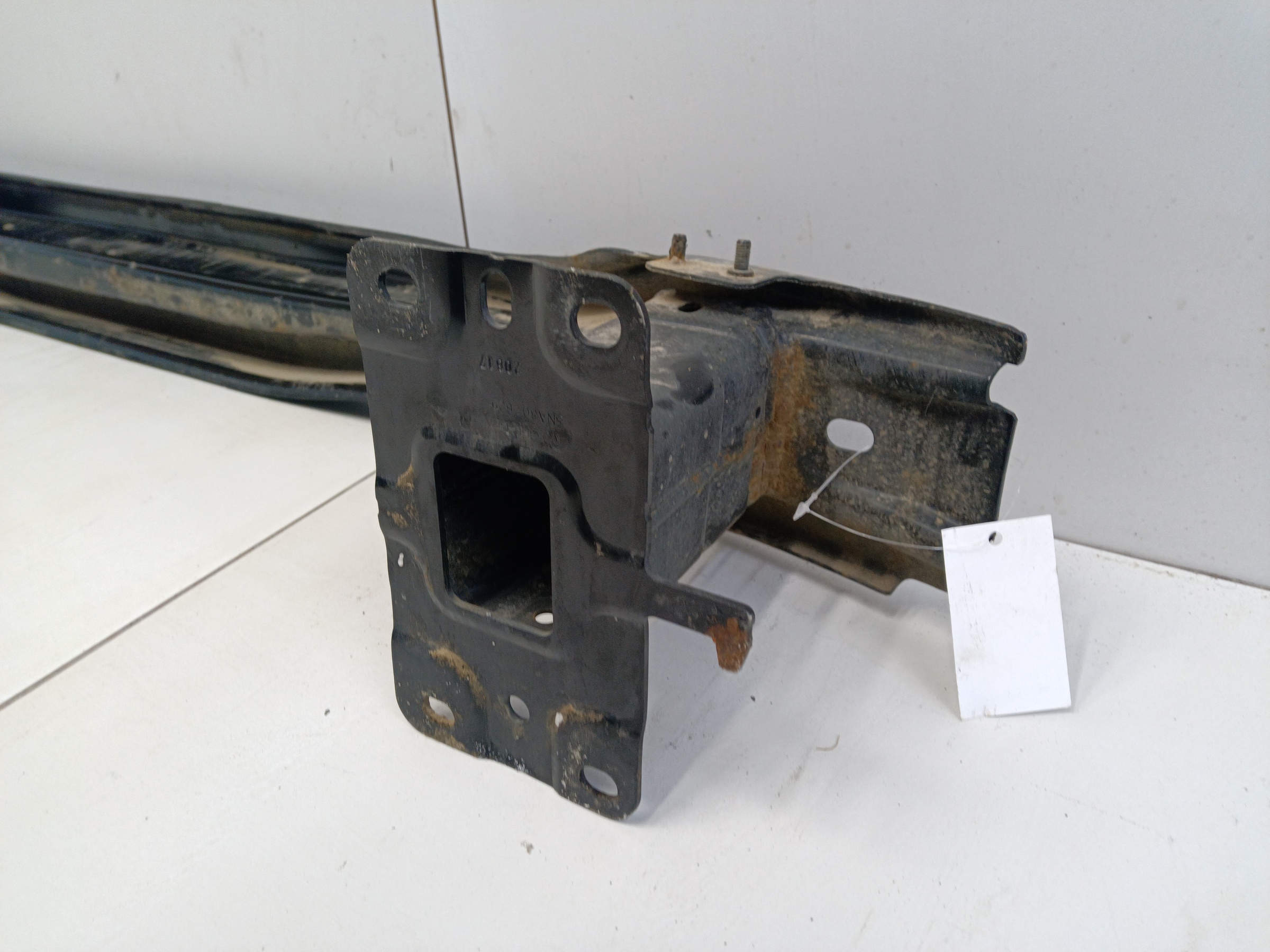 Усилитель заднего бампера Volkswagen Tiguan 2