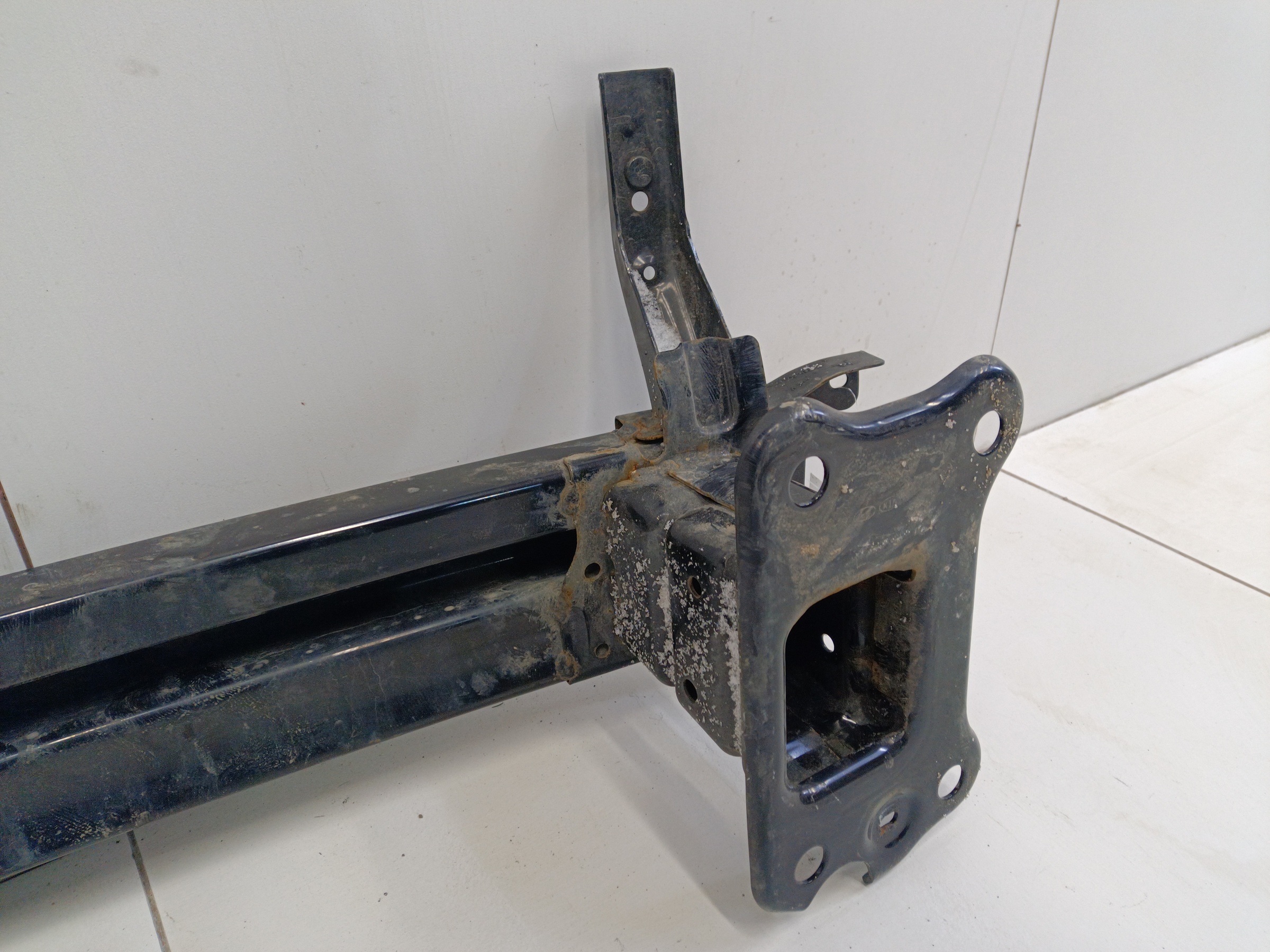 Усилитель переднего бампера Hyundai Tucson 3