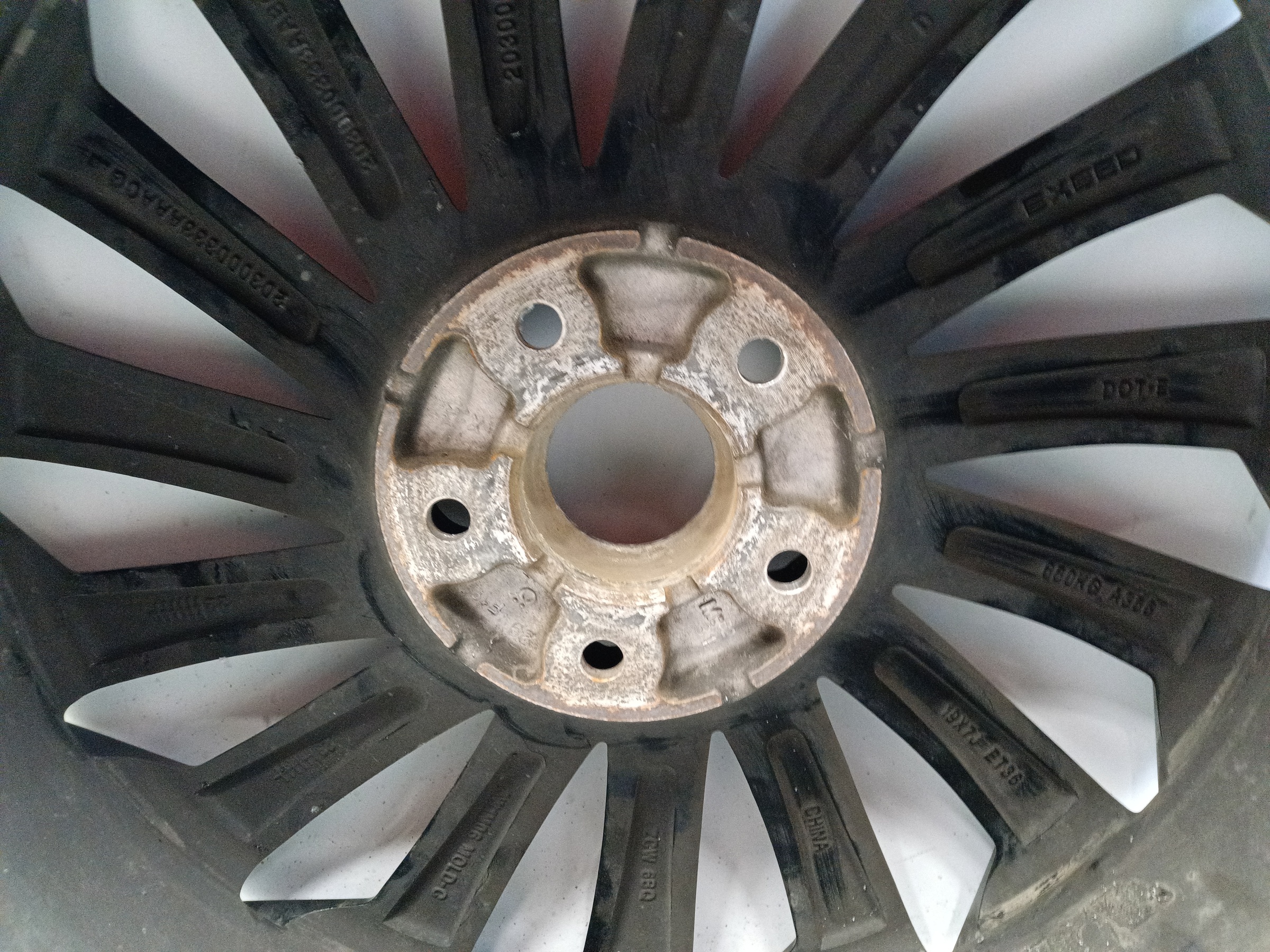 Диск колеса литой Exeed TXL R19