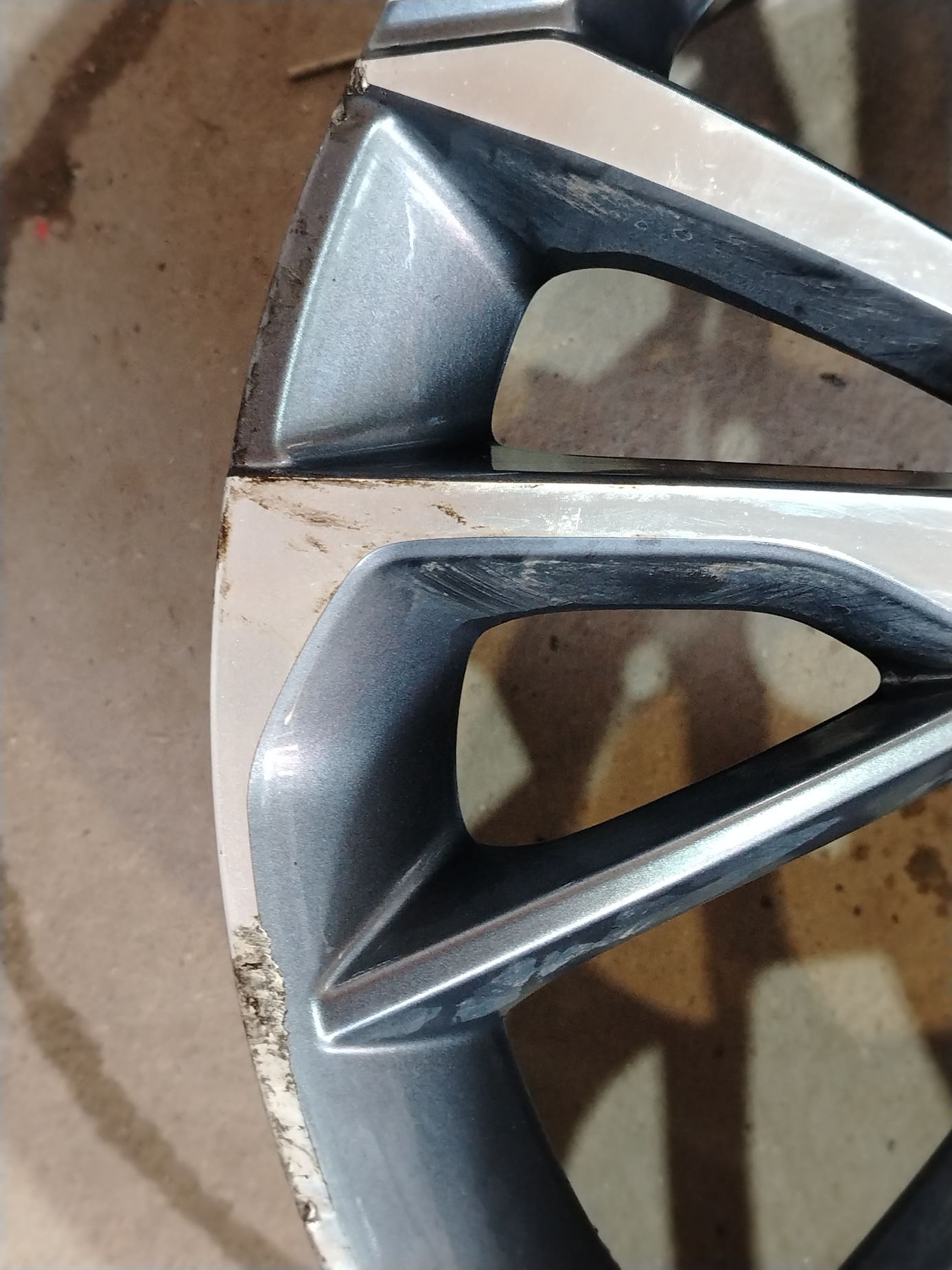 Диск колеса литой Geely Coolray R18