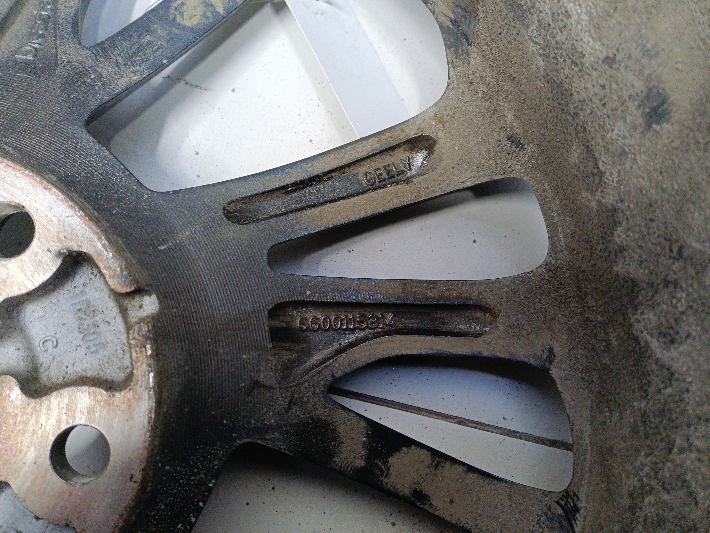 Диск колеса литой Geely Coolray R18