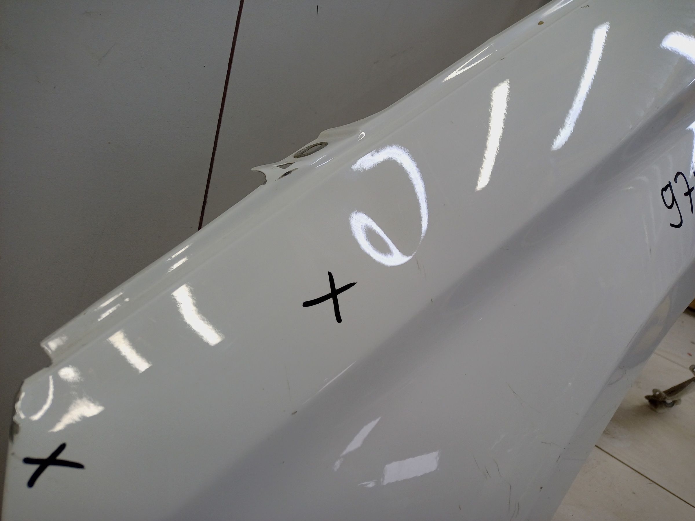 Крыло переднее левое Lada Vesta