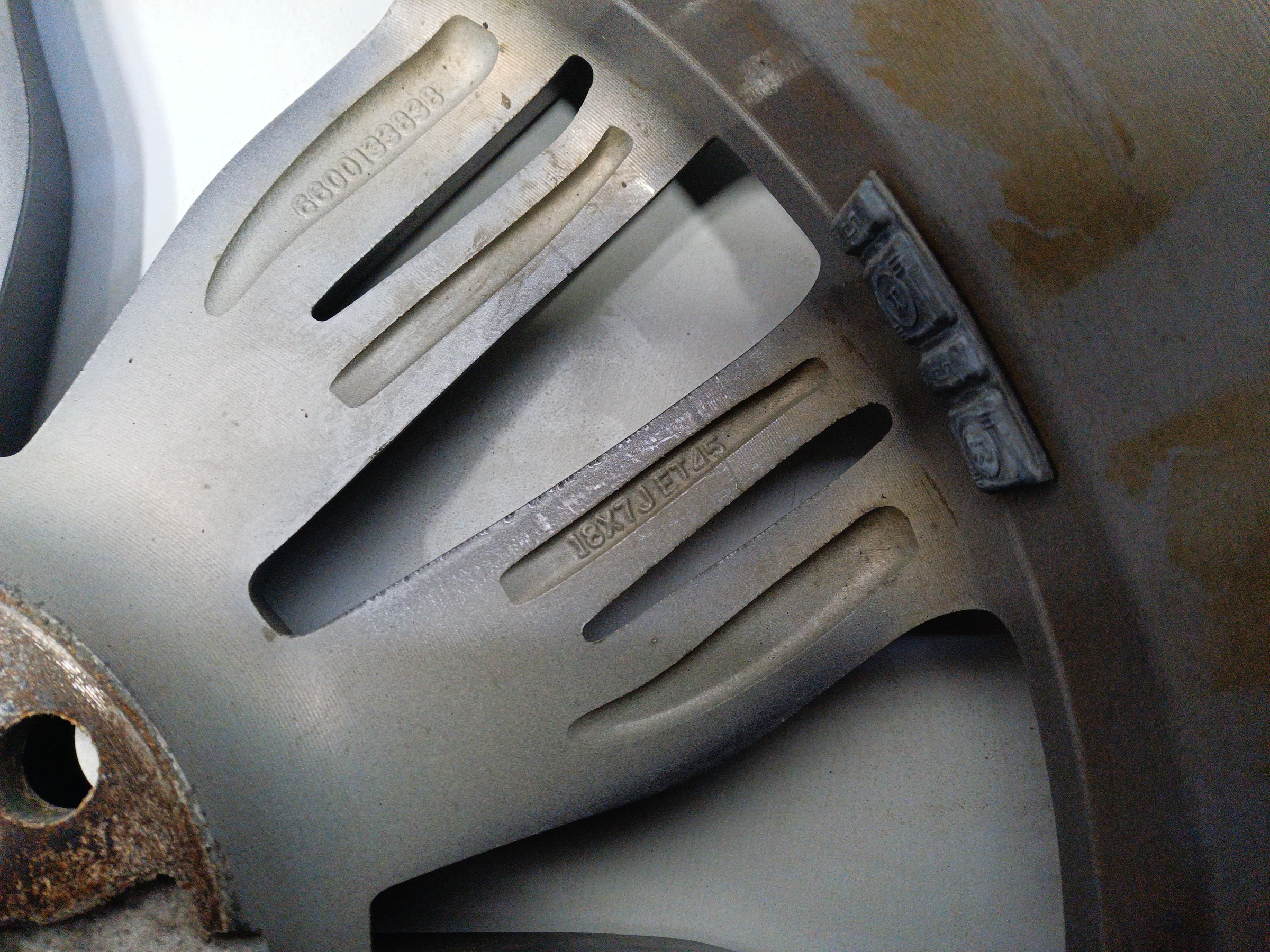 Диск колеса литой Geely Atlas Pro R18