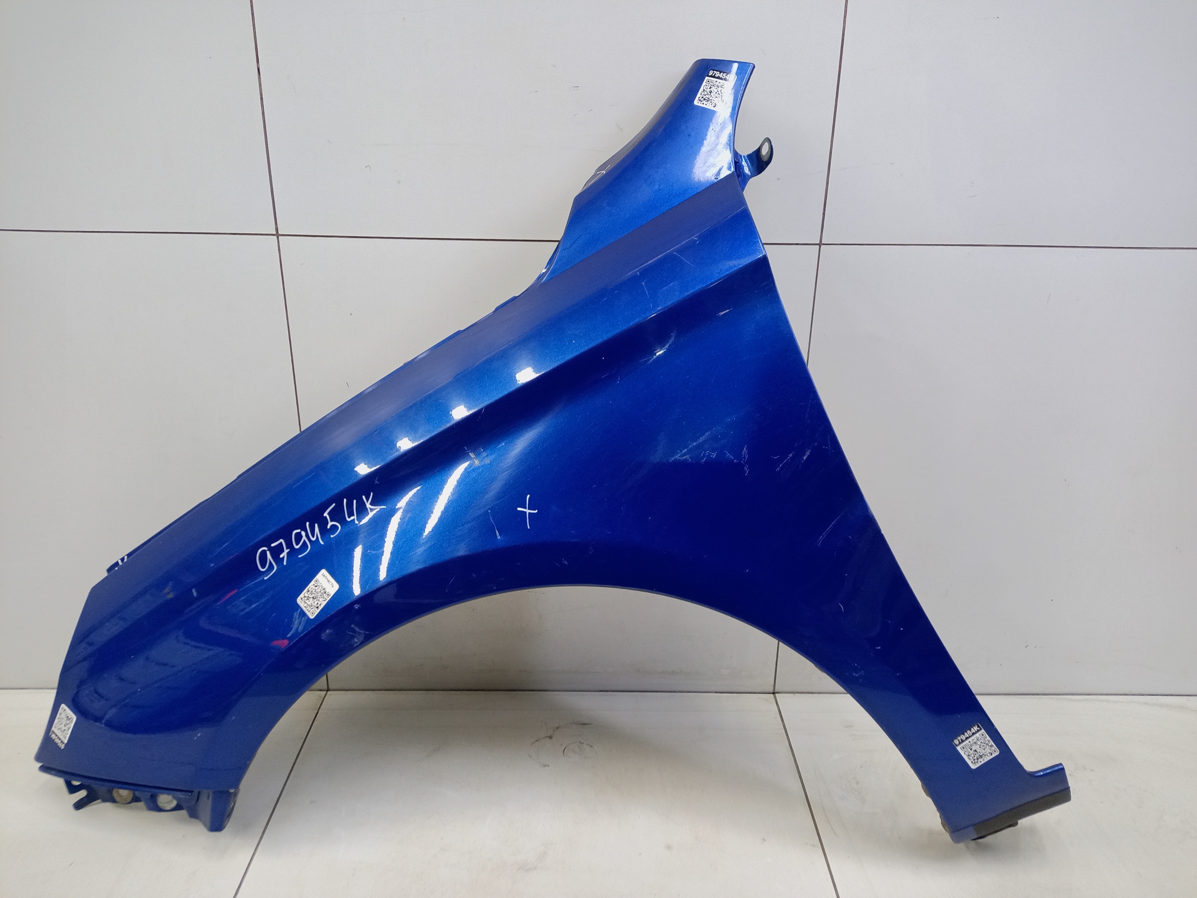 Крыло переднее левое Lada Vesta