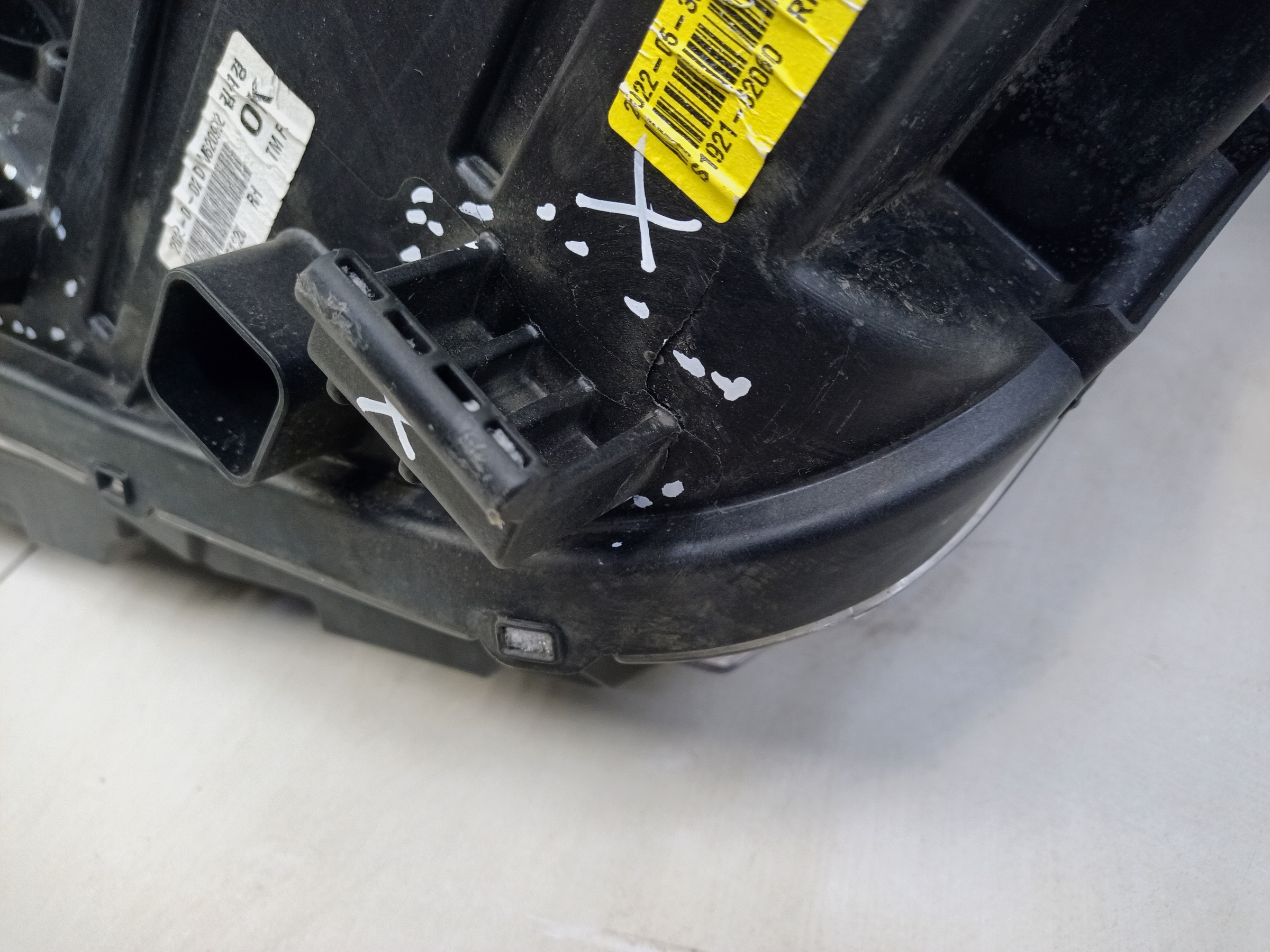 Фара передняя правая Hyundai Santa Fe 4 Restail LED