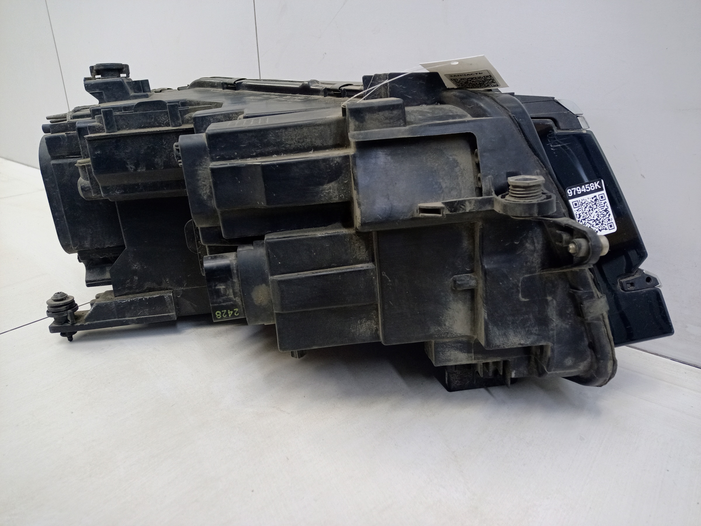 Фара передняя левая Volkswagen Tiguan 2 LED