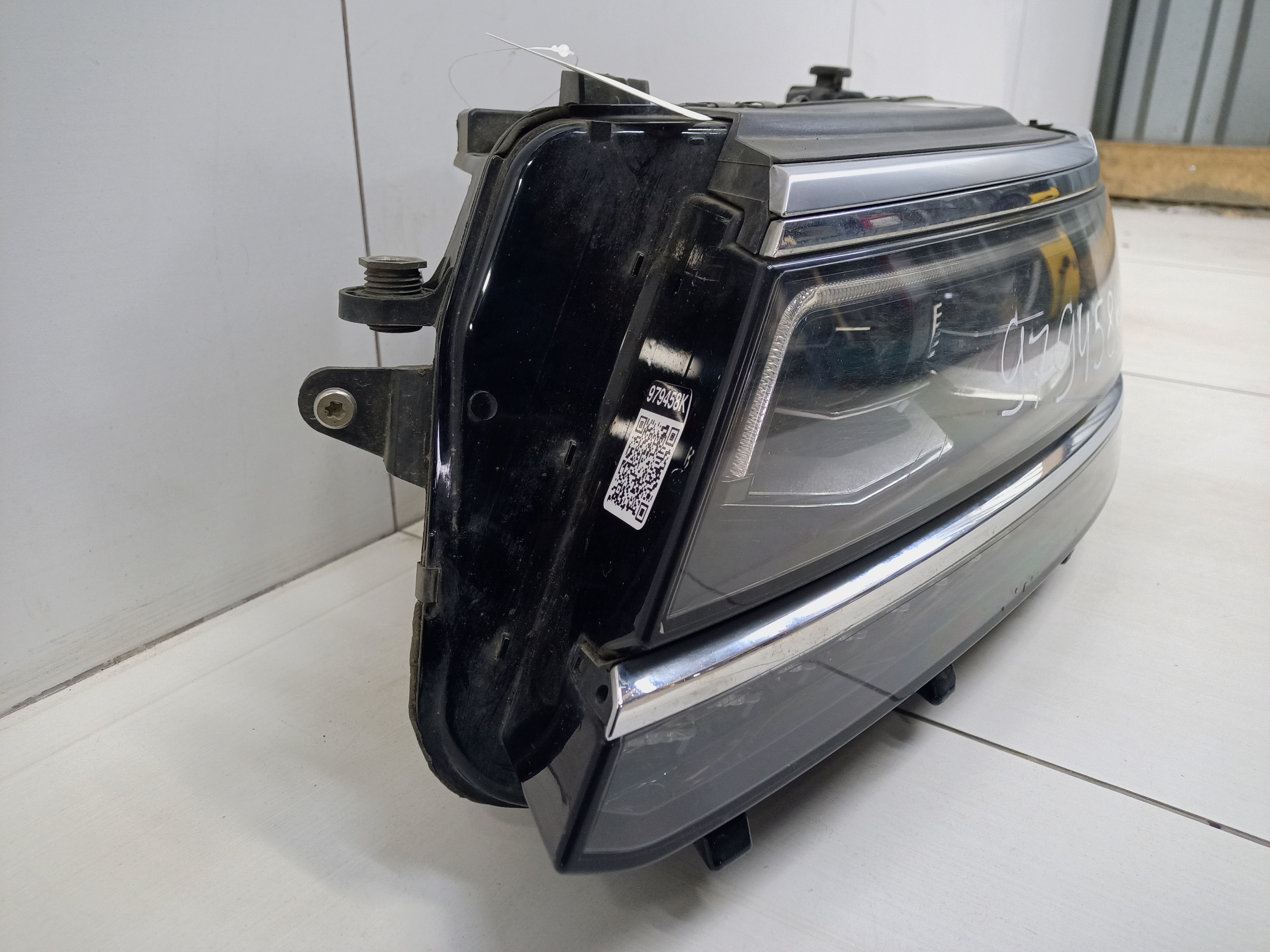 Фара передняя левая Volkswagen Tiguan 2 LED