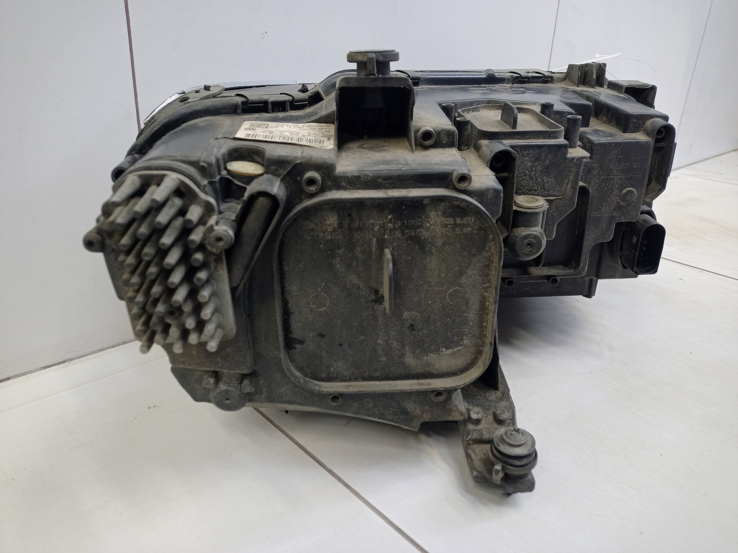 Фара передняя левая Volkswagen Tiguan 2 LED