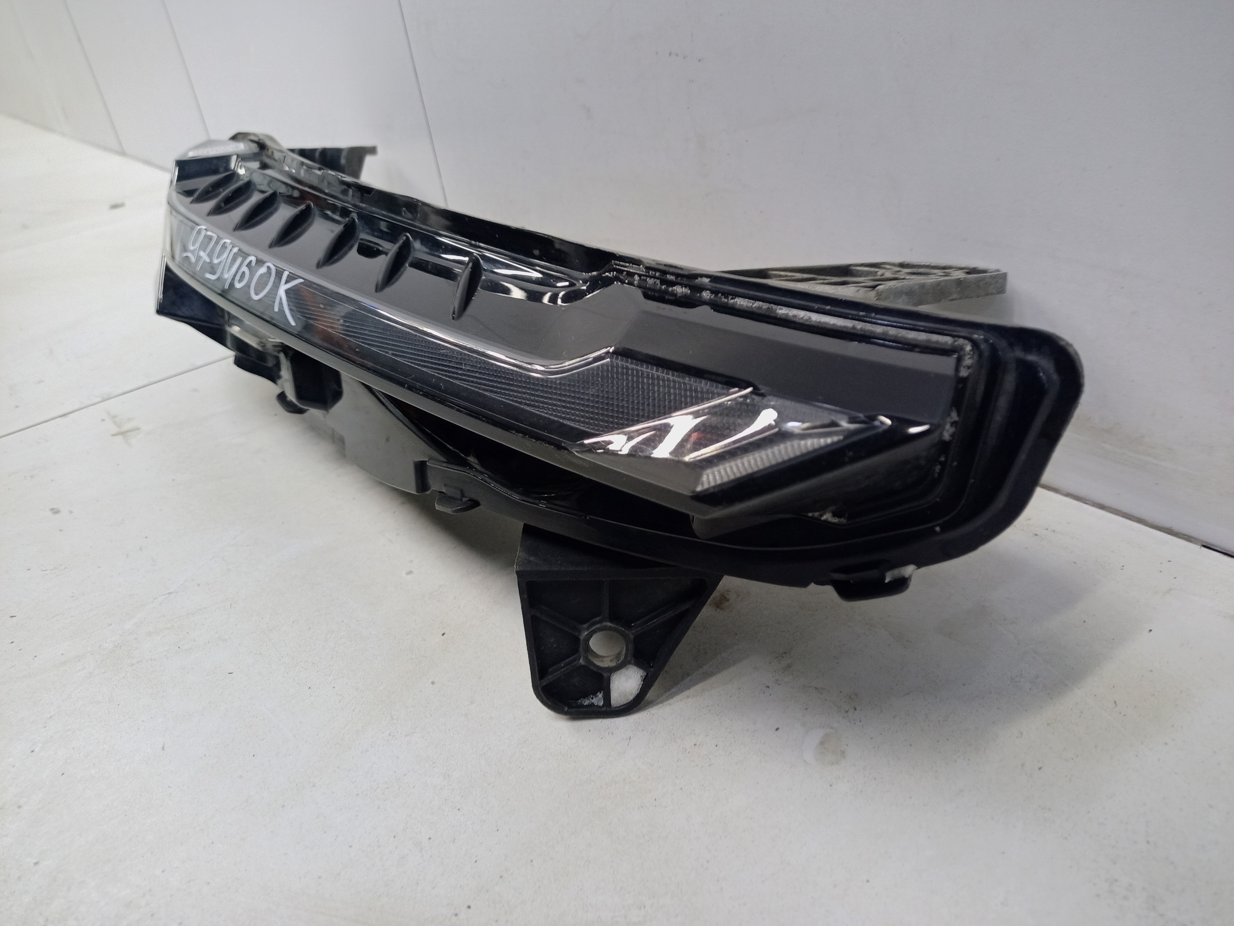 Повторитель поворота передний правый Omoda C5 LED