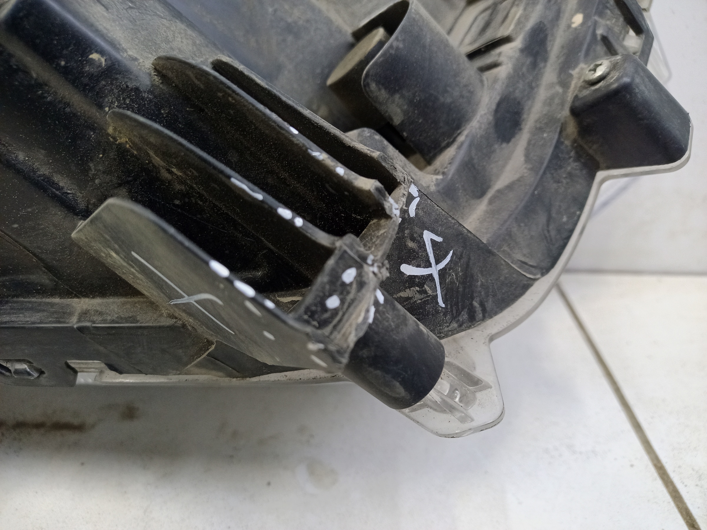 Фара передняя левая Haval M6 2 LED