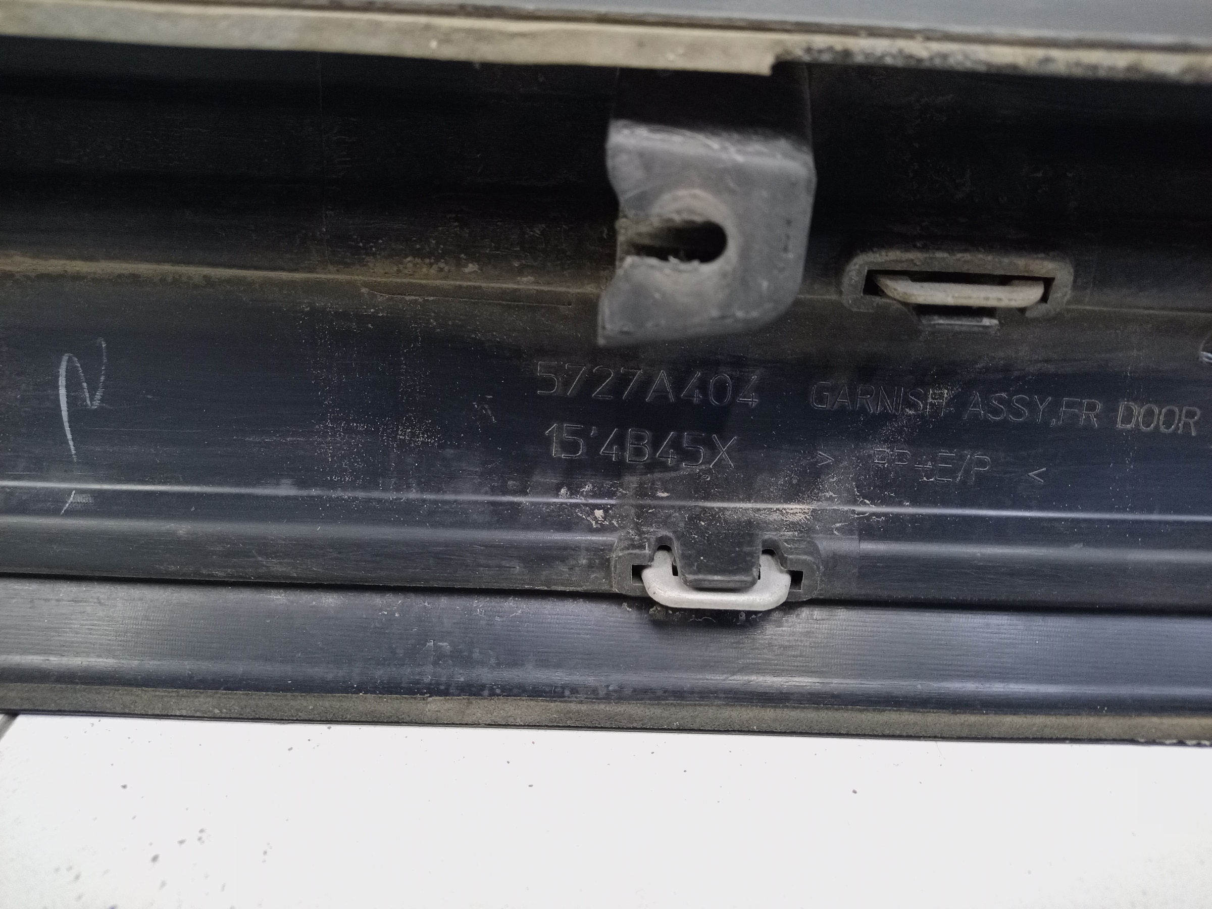 Накладка двери передней правой Mitsubishi Outlander 3 Restail 2