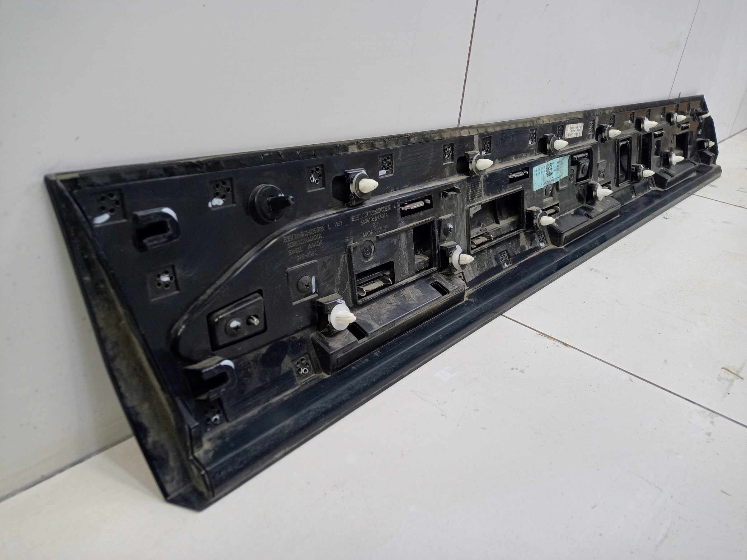 Накладка двери задней левой Wey 80