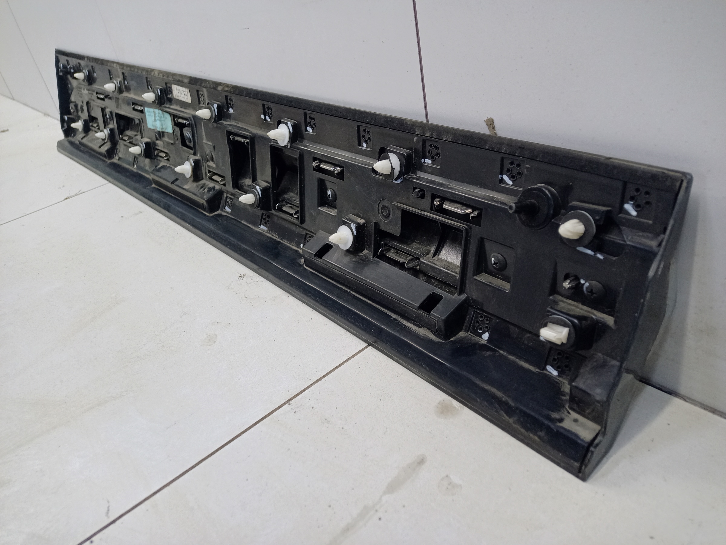 Накладка двери задней левой Wey 80