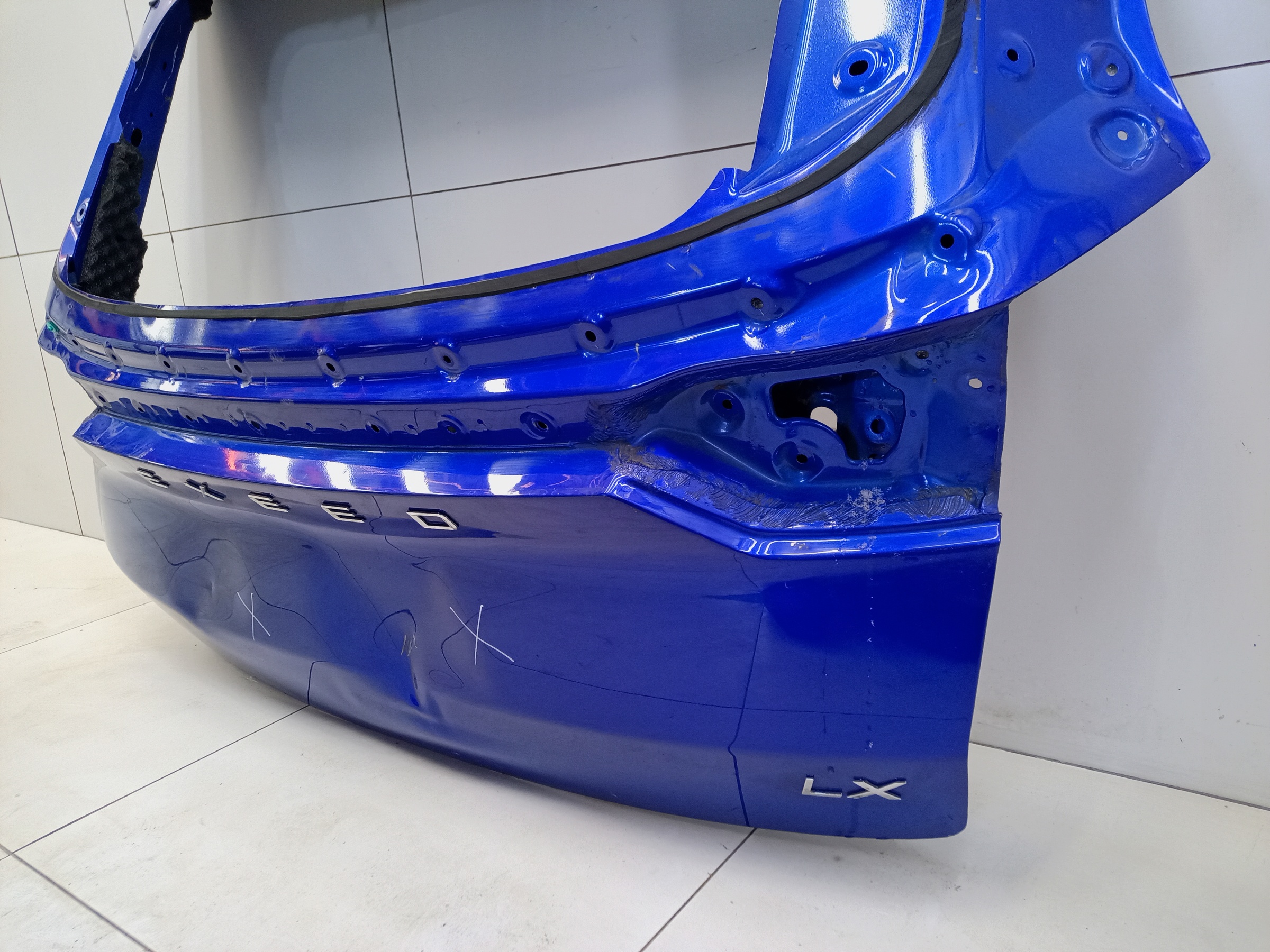 Крышка багажника Exeed LX