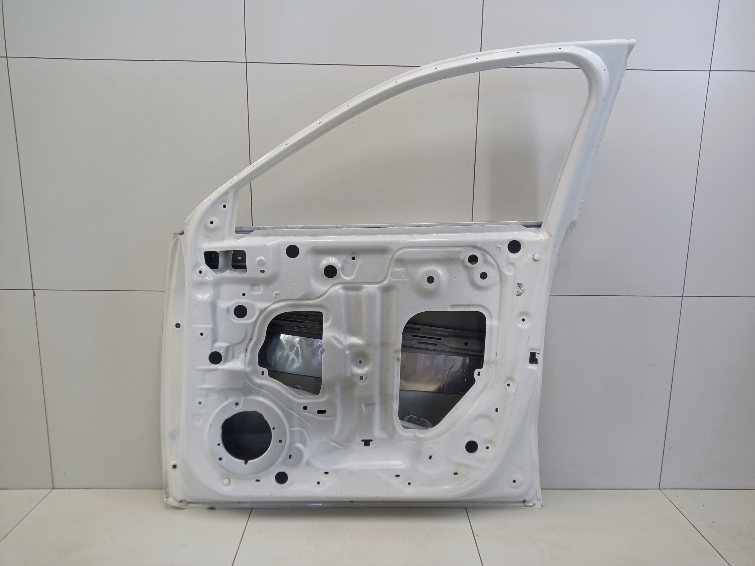 Дверь передняя правая Haval Jolion без молдинга