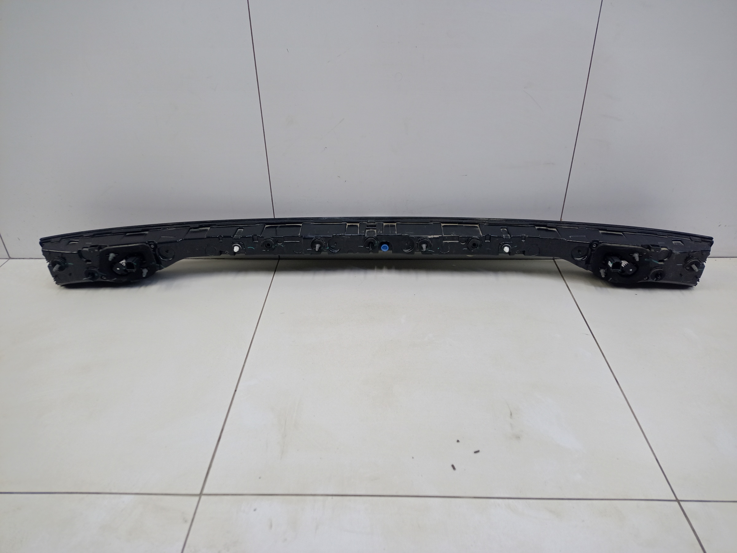 Фонарь крышки багажника Geely Monjaro LED