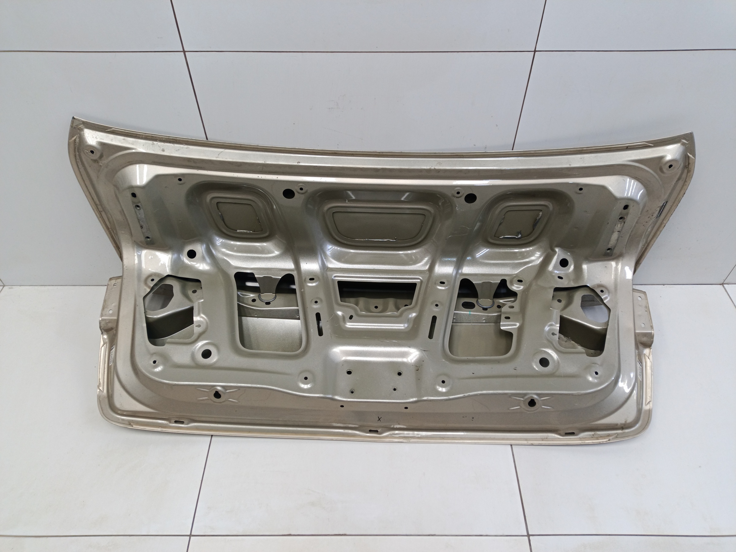 Крышка багажника Geely Emgrand 2