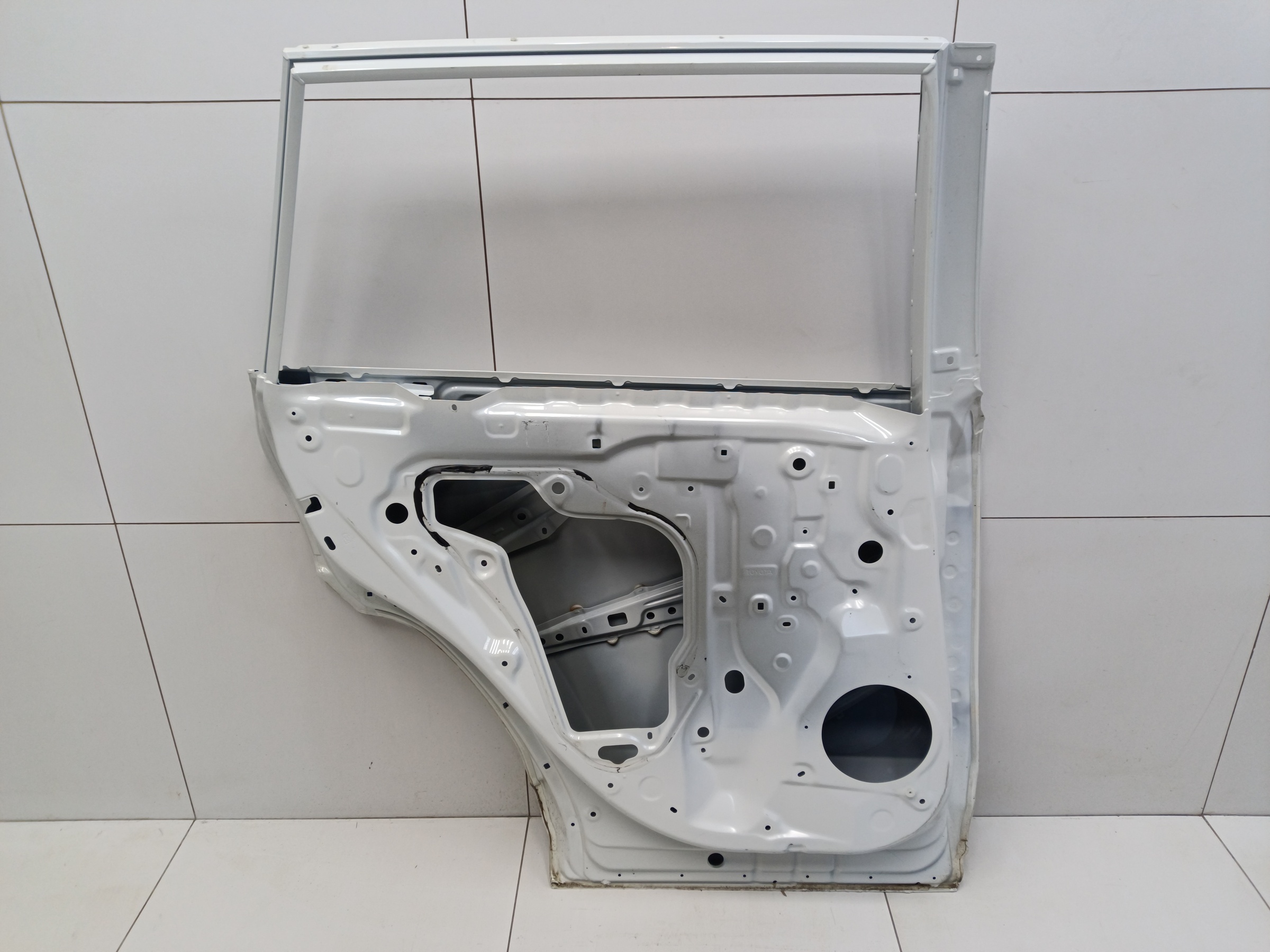 Дверь задняя левая Toyota RAV4 XA50