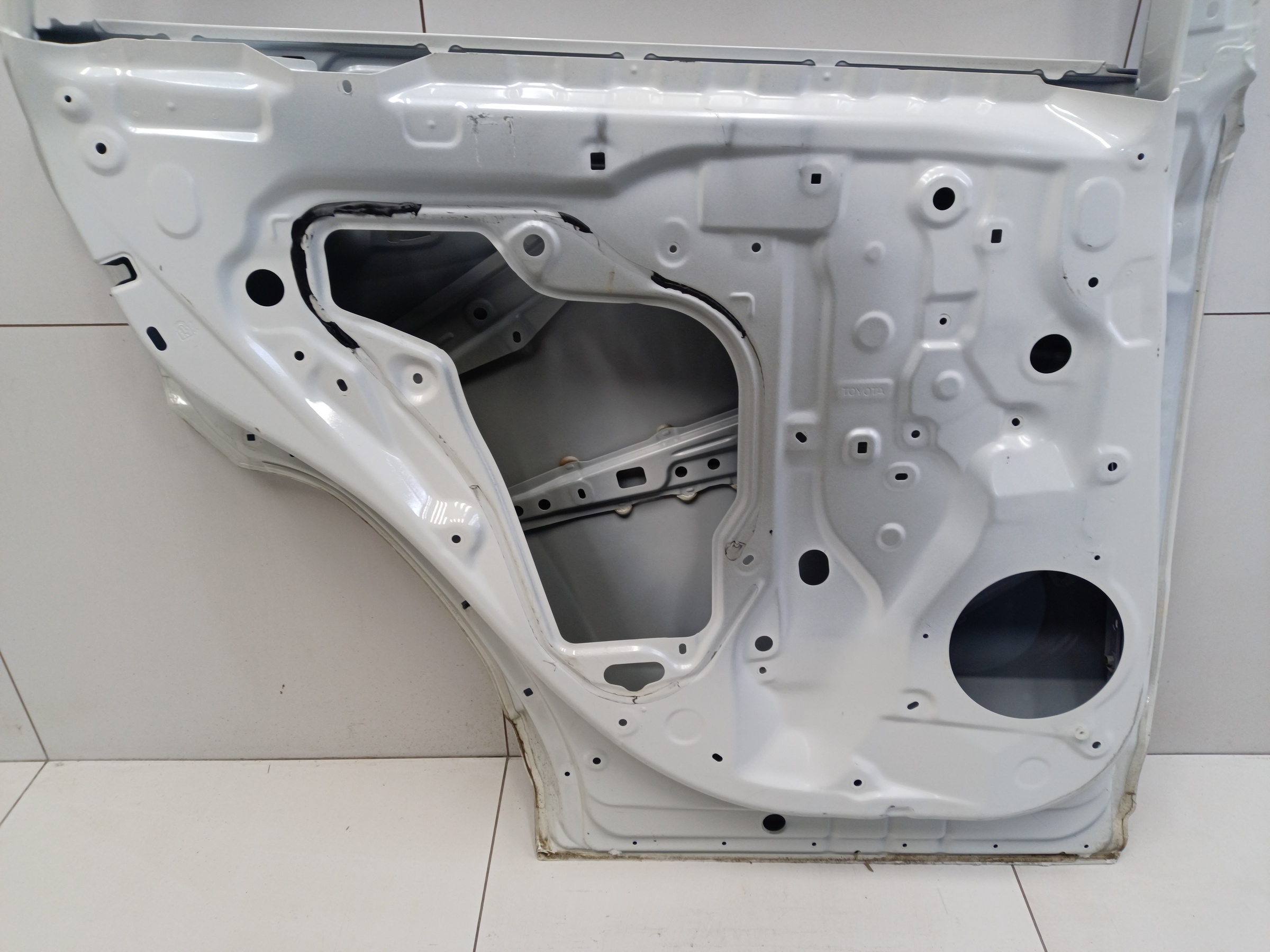 Дверь задняя левая Toyota RAV4 XA50