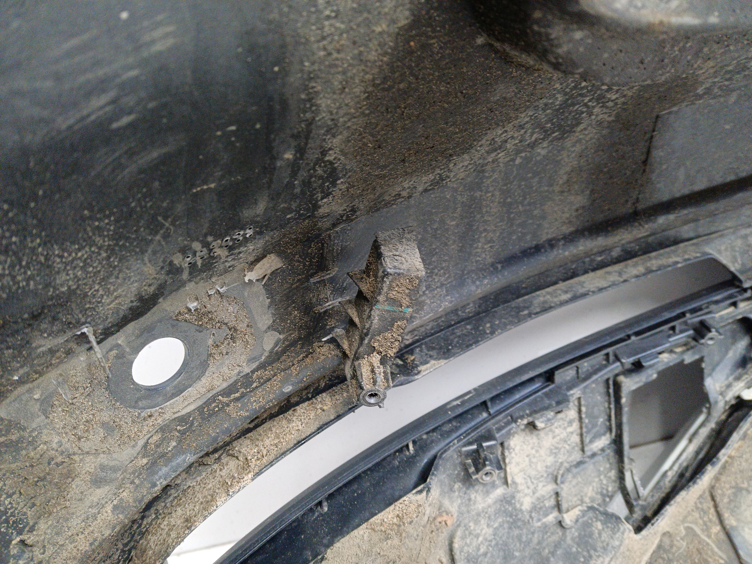 Бампер задний Geely Monjaro