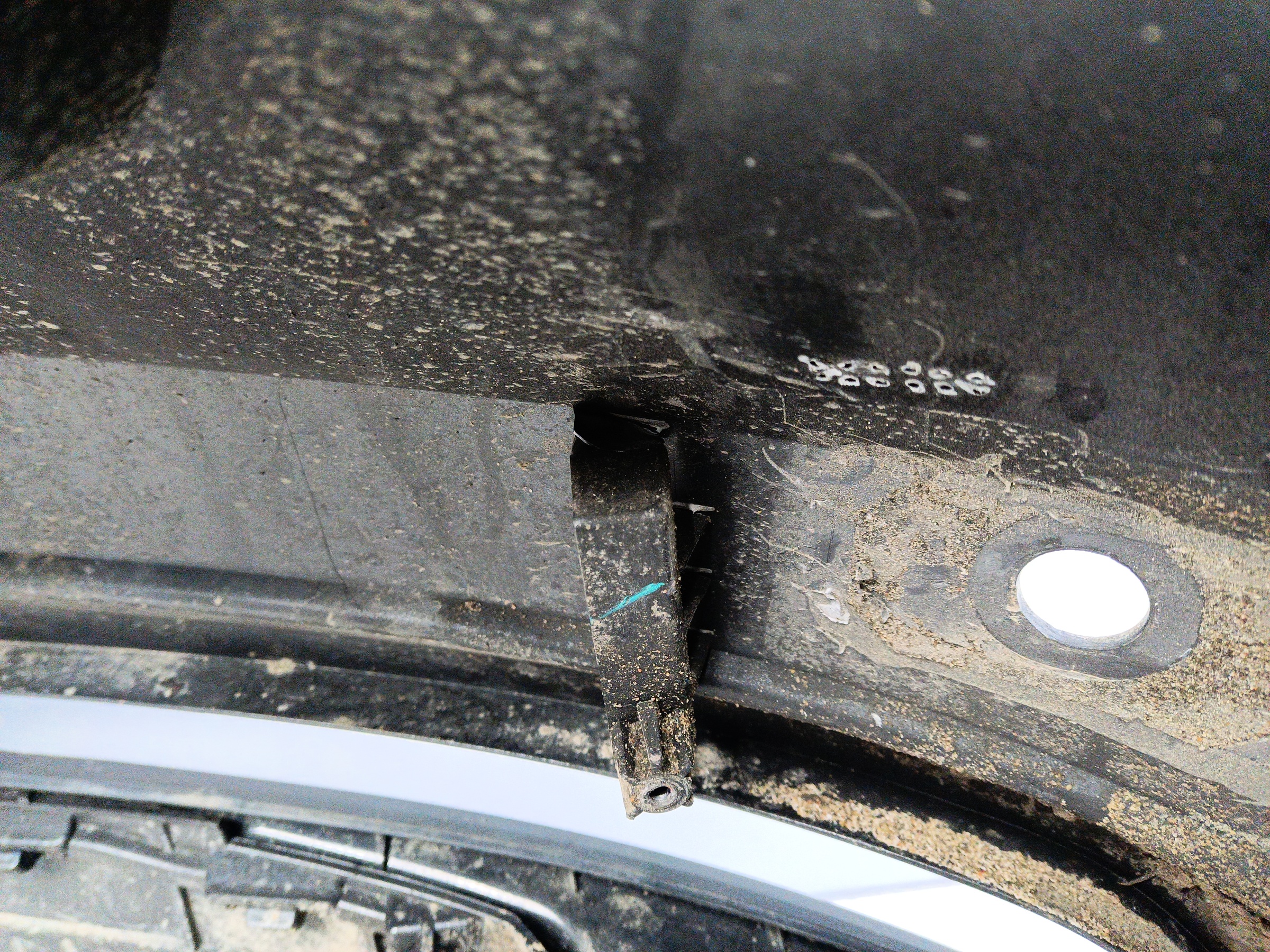 Бампер задний Geely Monjaro