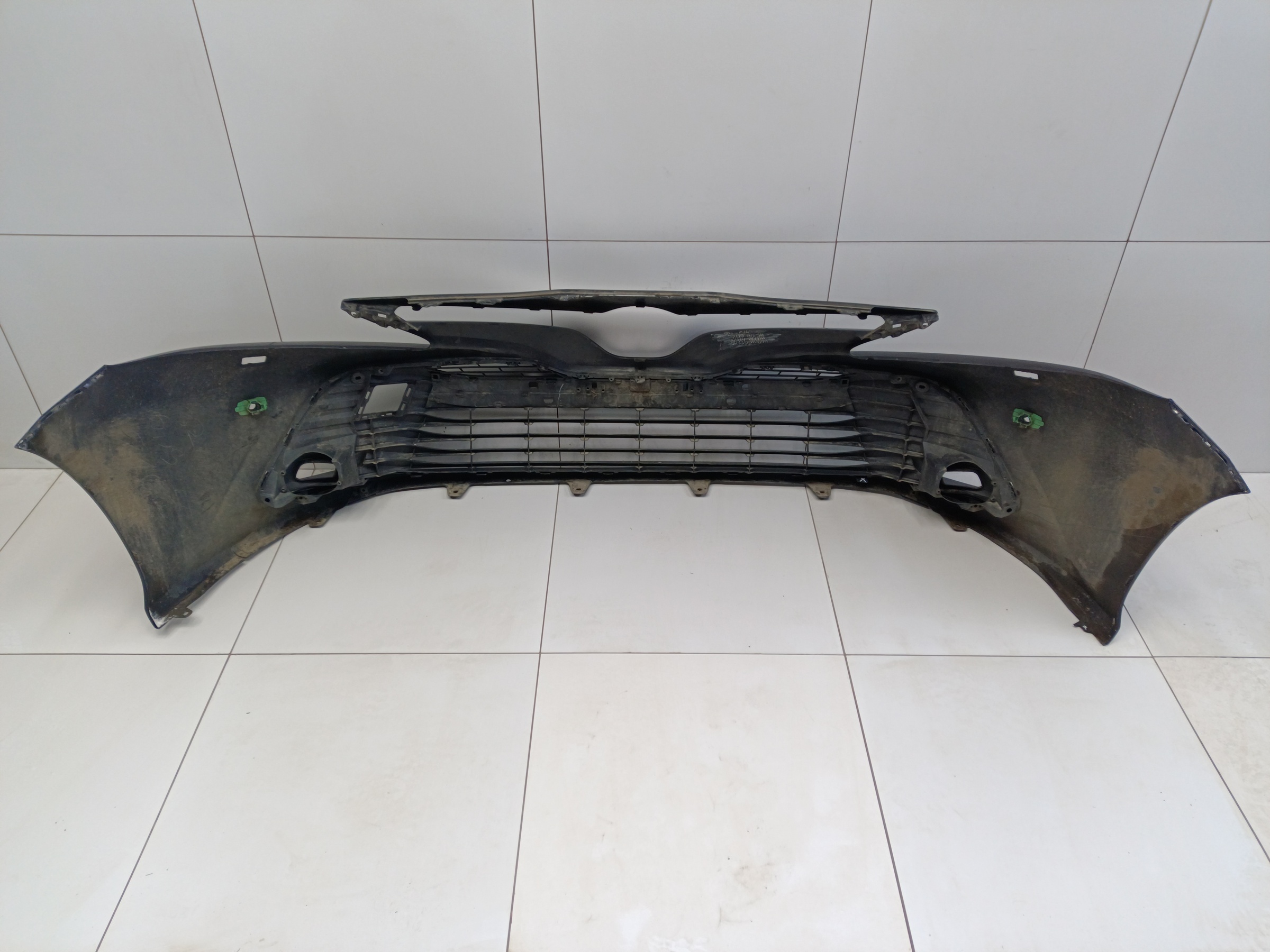 Бампер передний Toyota Camry V70