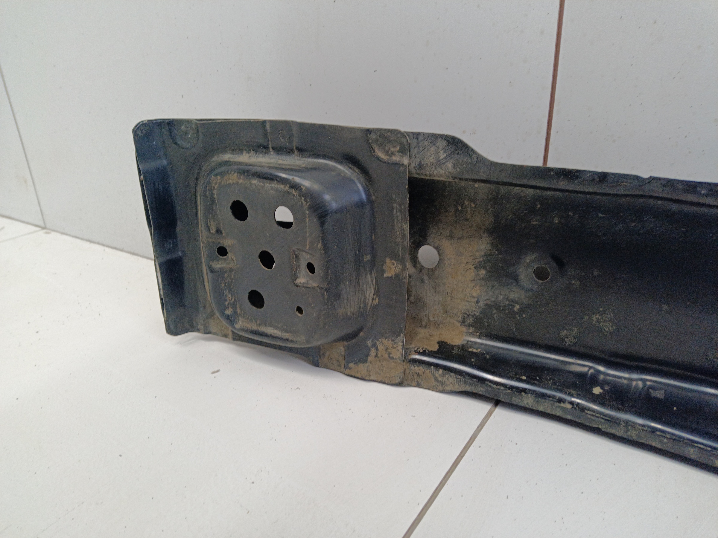 Усилитель заднего бампера Toyota Camry V70