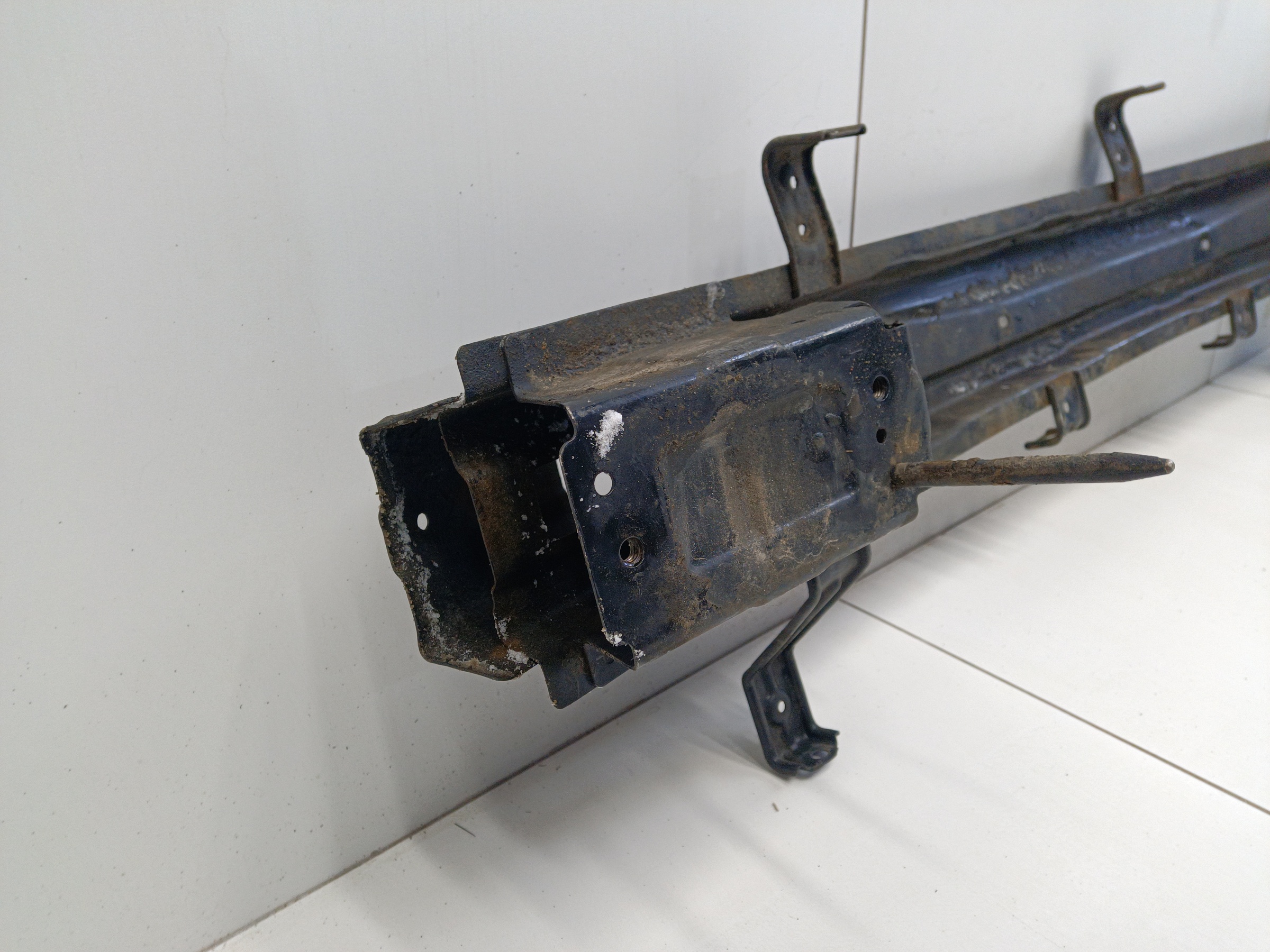 Усилитель заднего бампера Kia Rio 4 Sedan