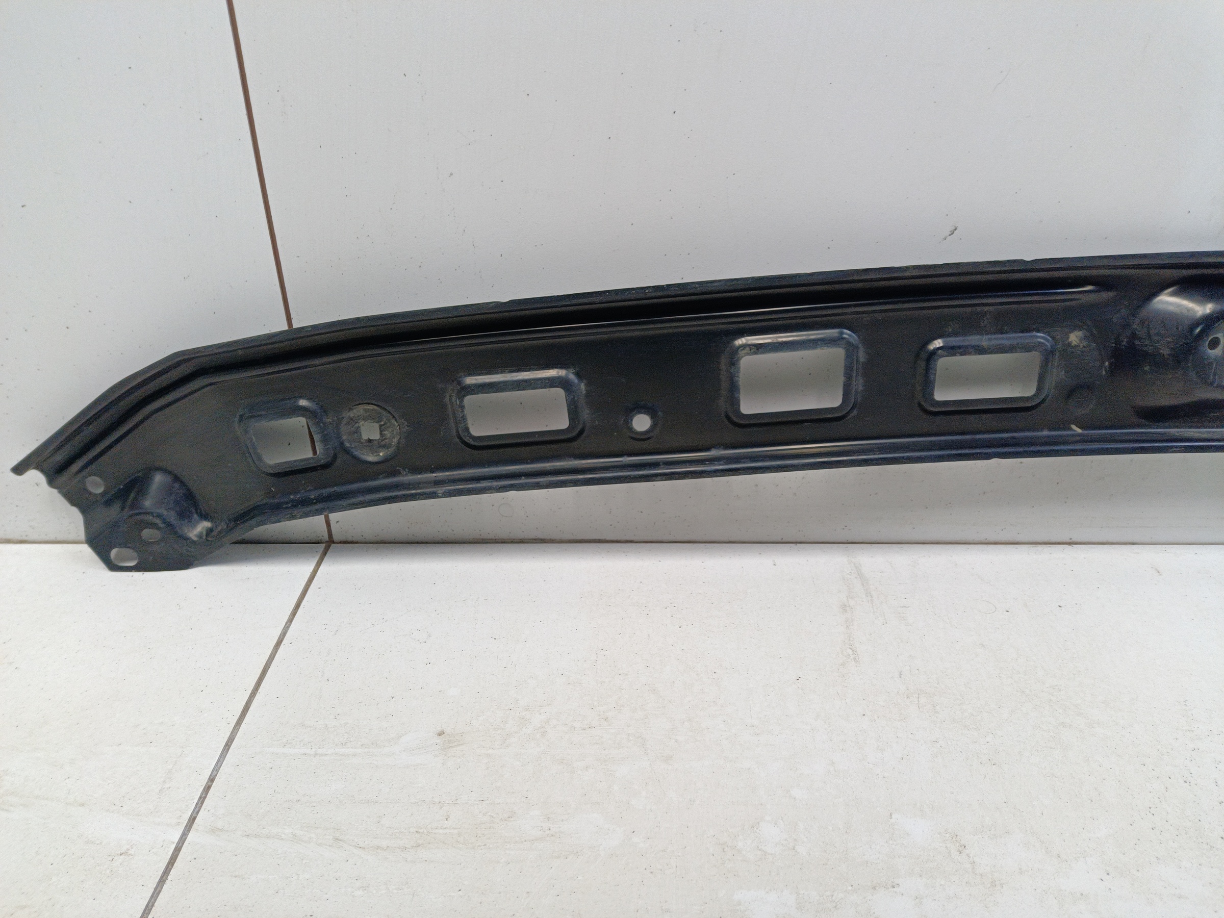 Усилитель переднего бампера верхний Toyota Land Cruiser 200 Restail 2