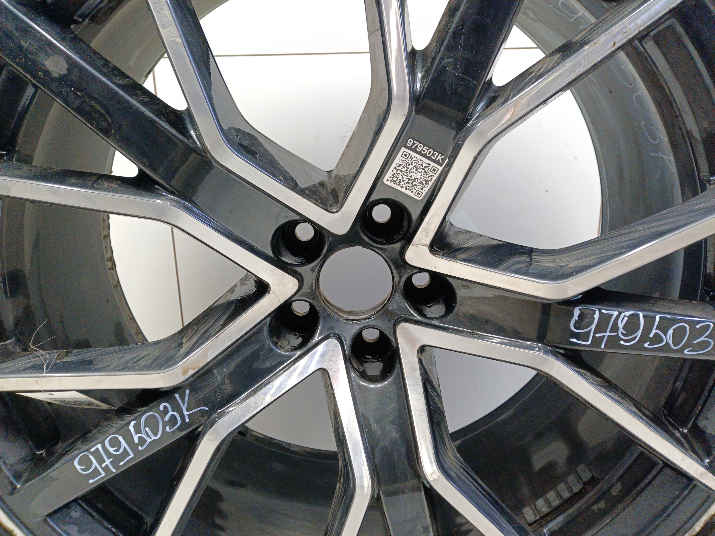 Диск колеса литой Audi Q8 R22