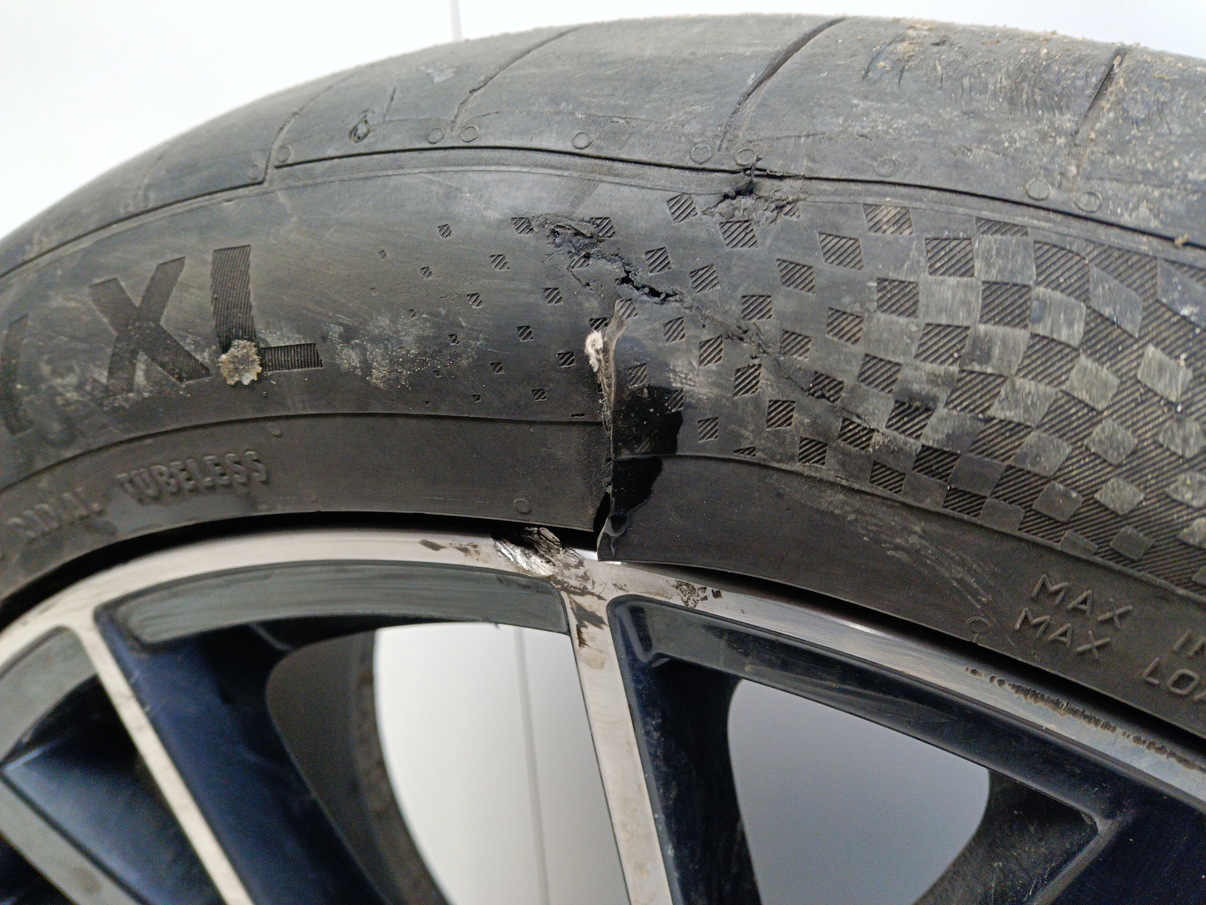 Диск колеса литой Audi Q8 R22