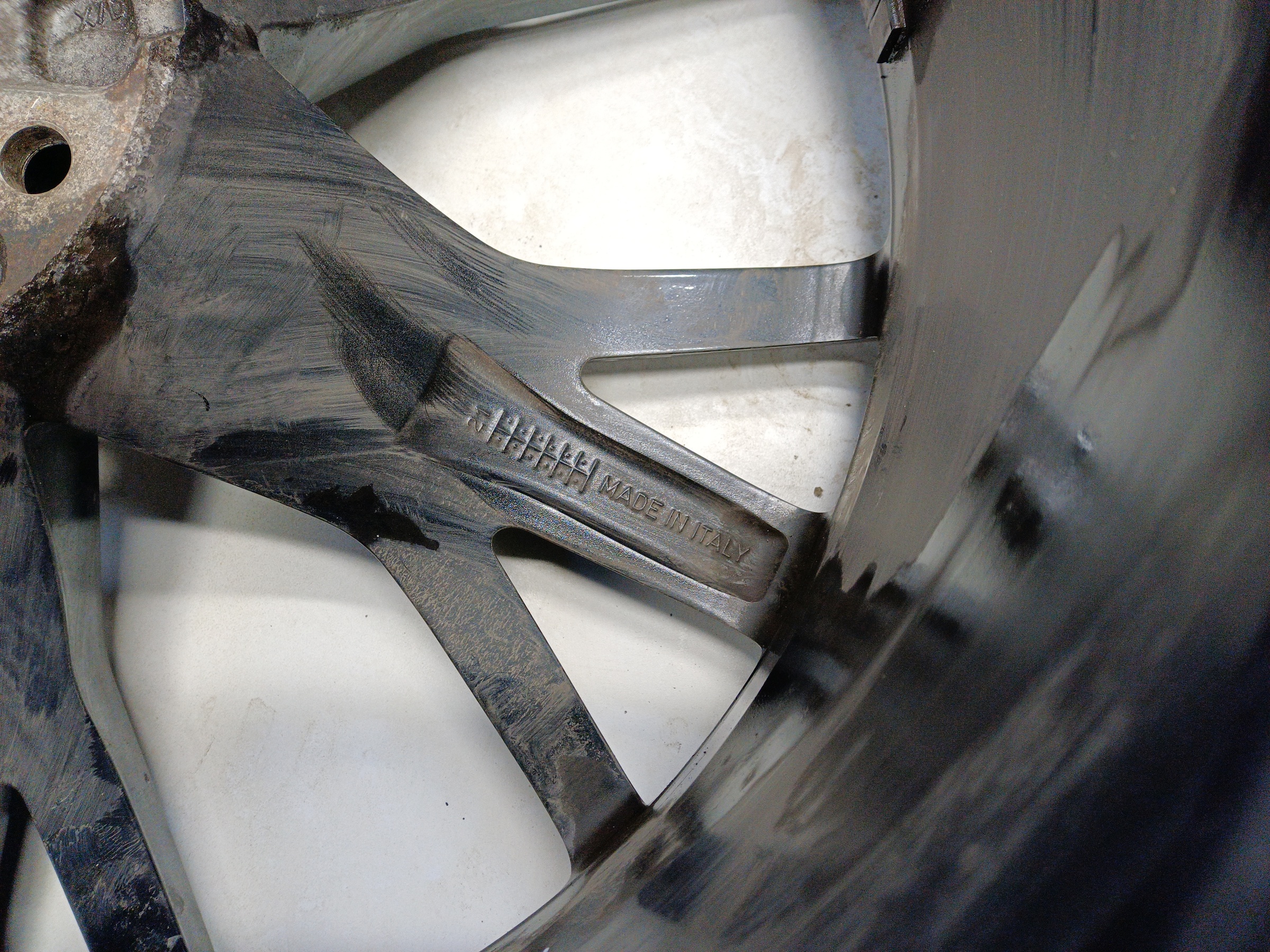 Диск колеса литой Audi Q8 R22